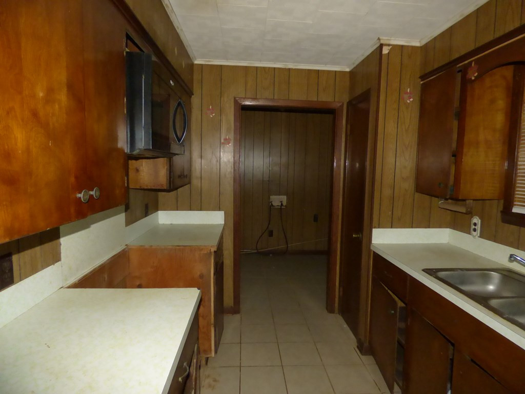 2162 Richard Road Property Photo 2