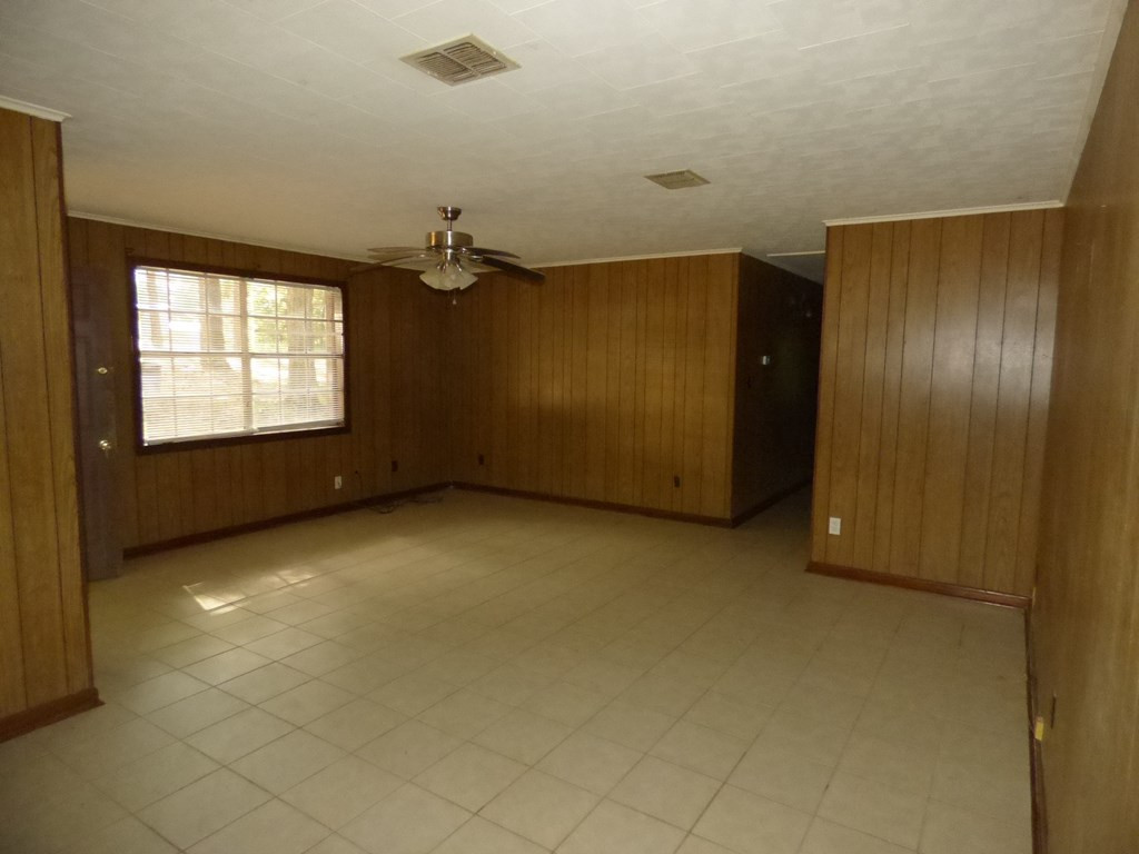 2162 Richard Road Property Photo 3