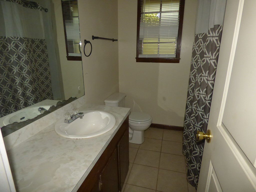 2162 Richard Road Property Photo 4