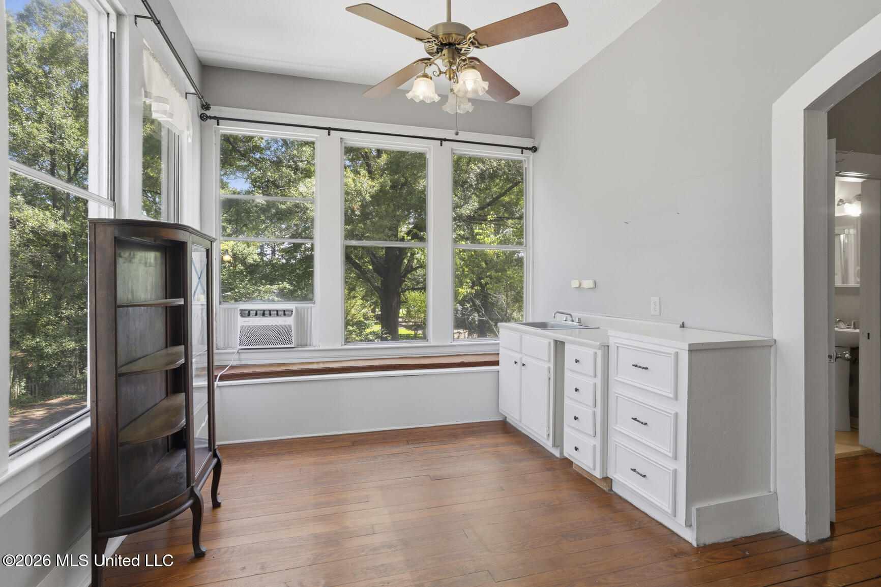 140 E Semmes Street Property Photo 38