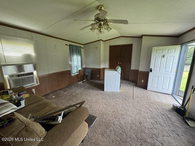 915 S Gordon Street Property Photo 7