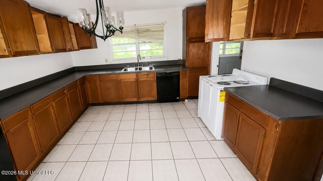 16063 E Highway 16 Property Photo 4
