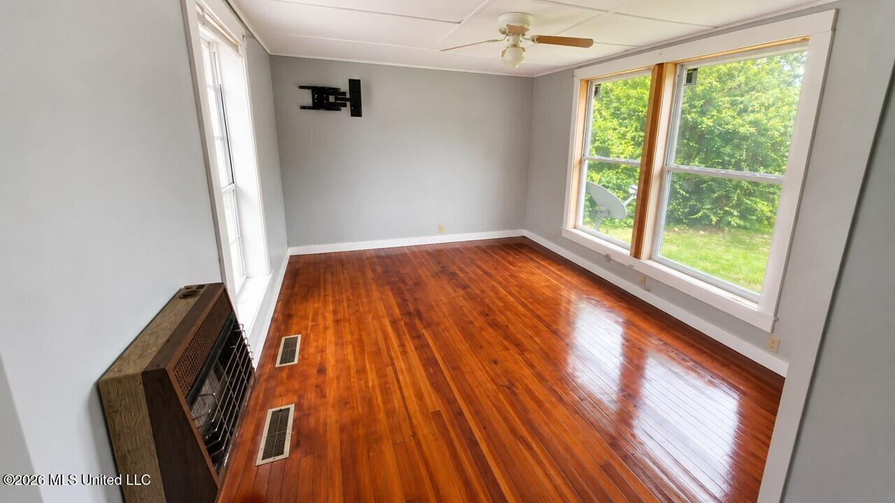 16063 E Highway 16 Property Photo 6