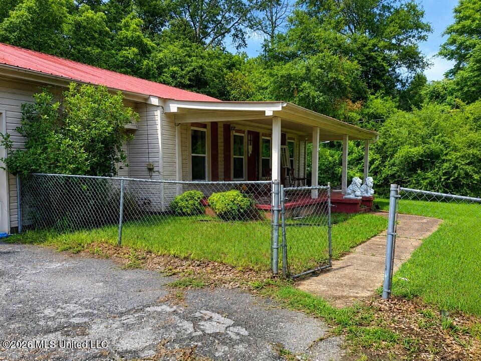 16063 E Highway 16 Property Photo 10