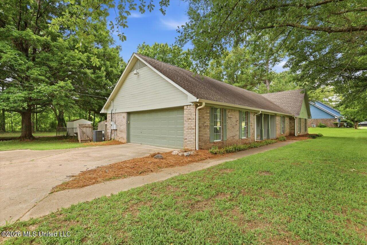 119 Falcon Ridge Drive Property Photo 5