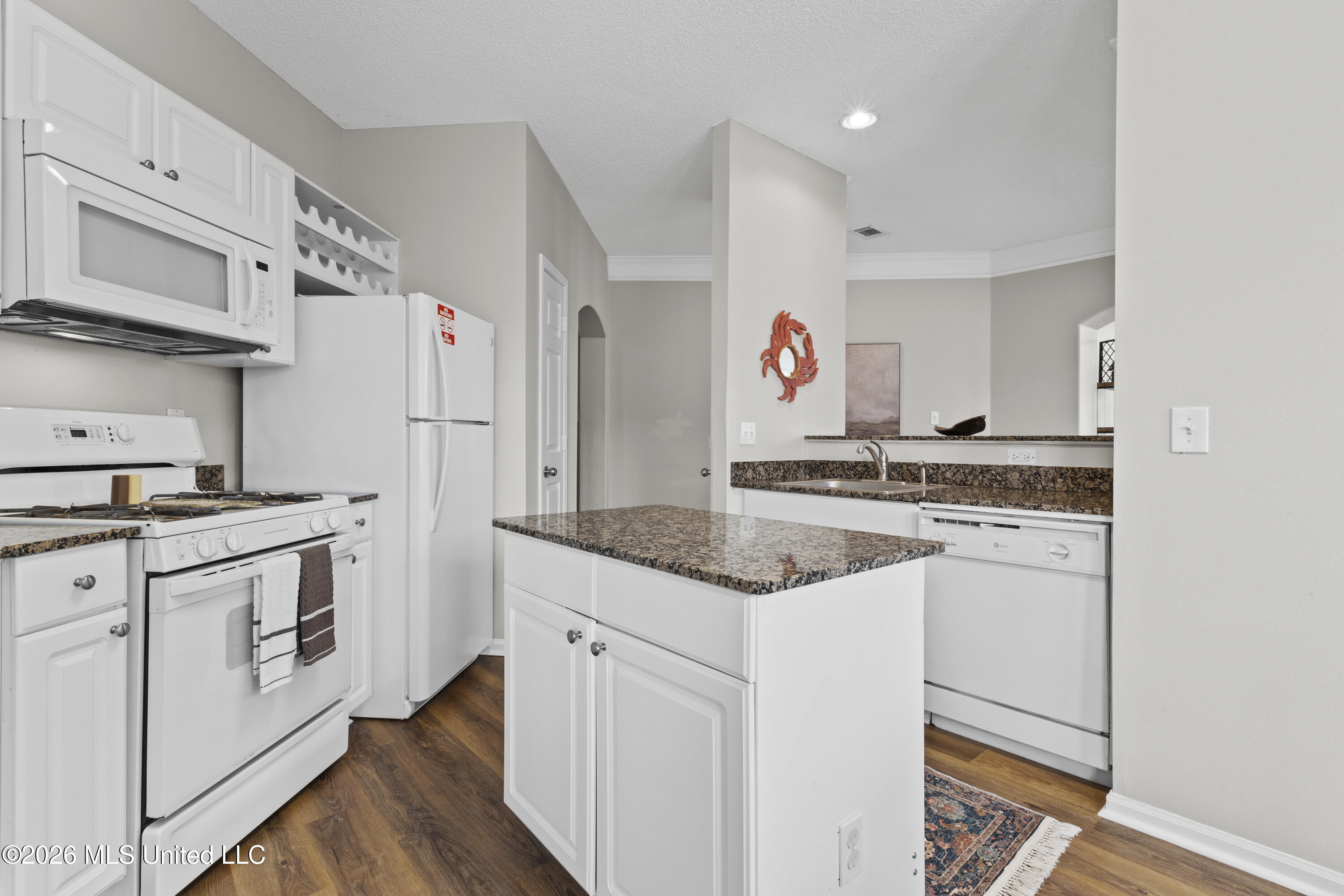 2252 Beach Drive Property Photo 14