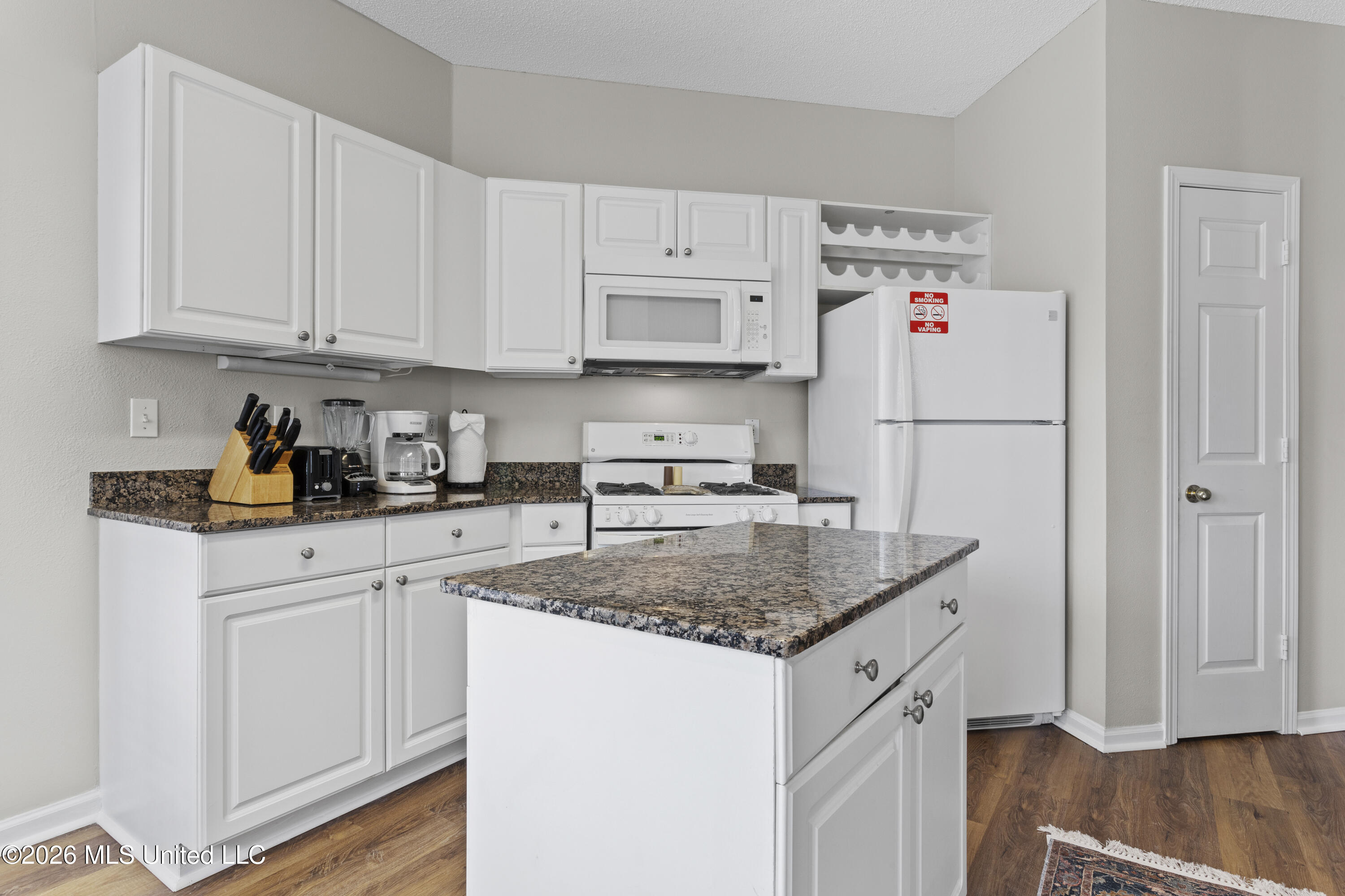 2252 Beach Drive Property Photo 15