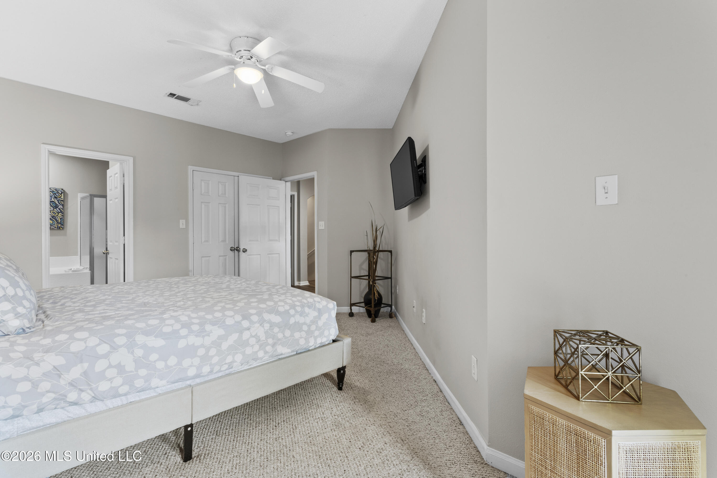 2252 Beach Drive Property Photo 19