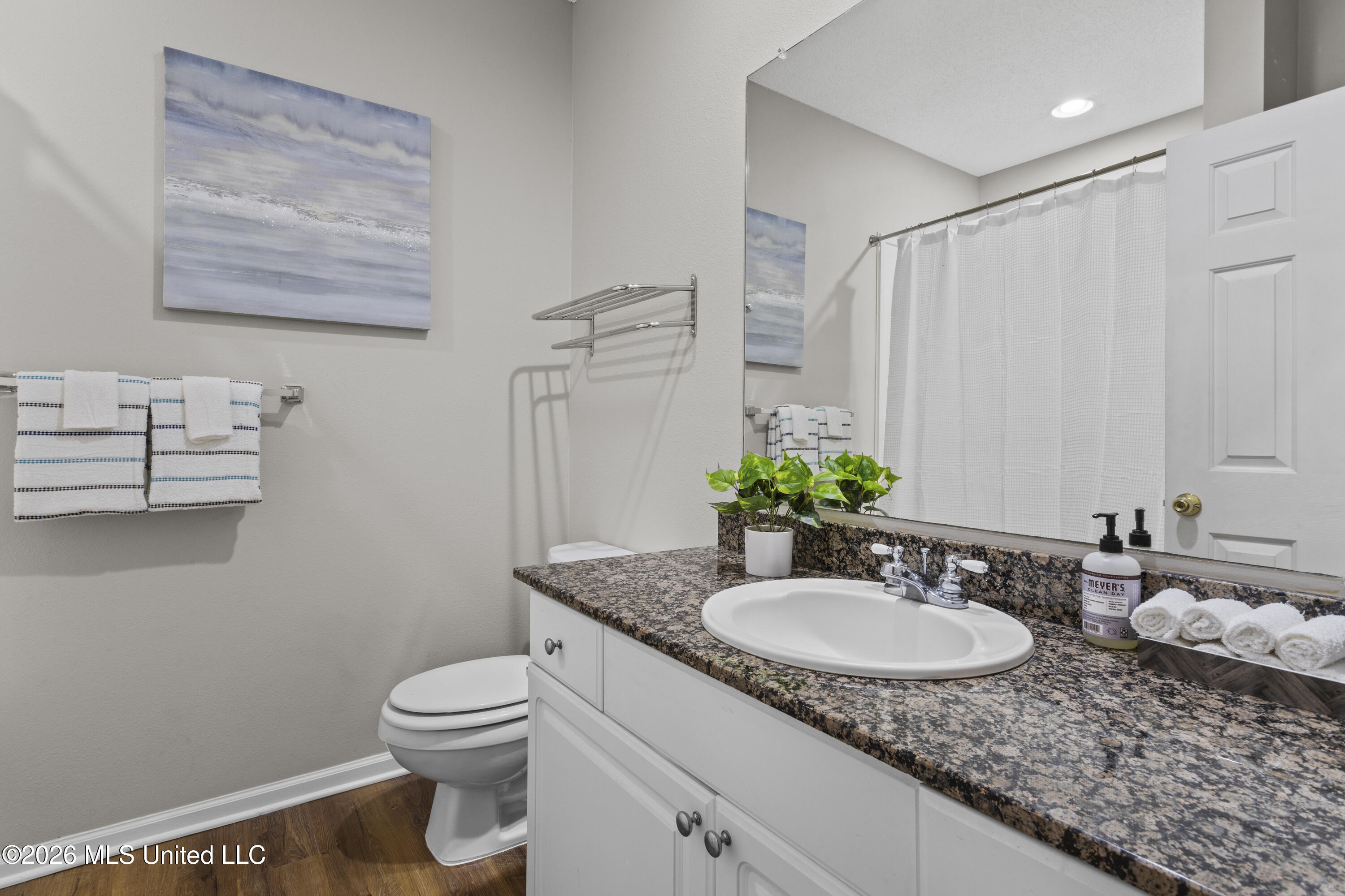 2252 Beach Drive Property Photo 25