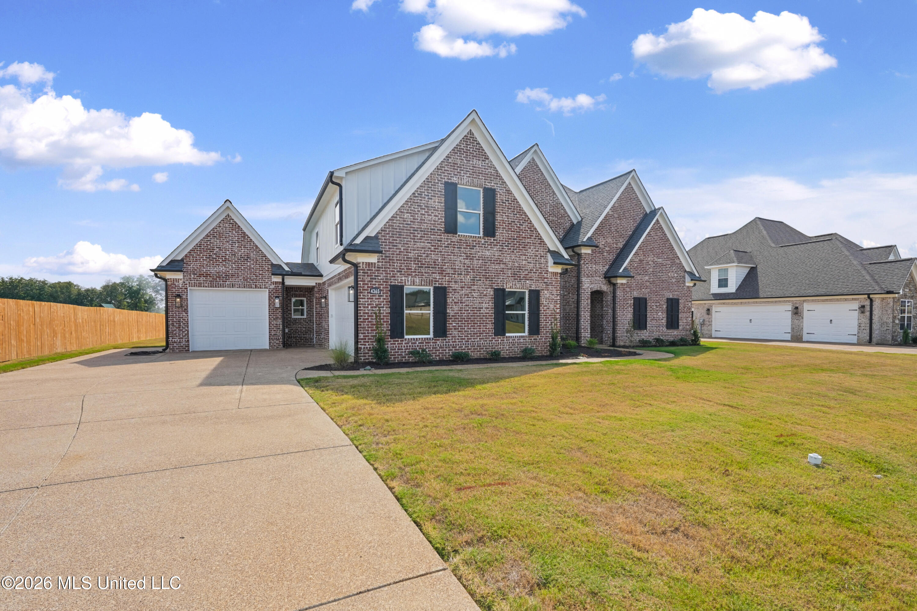 4365 Edison Drive Property Photo 4