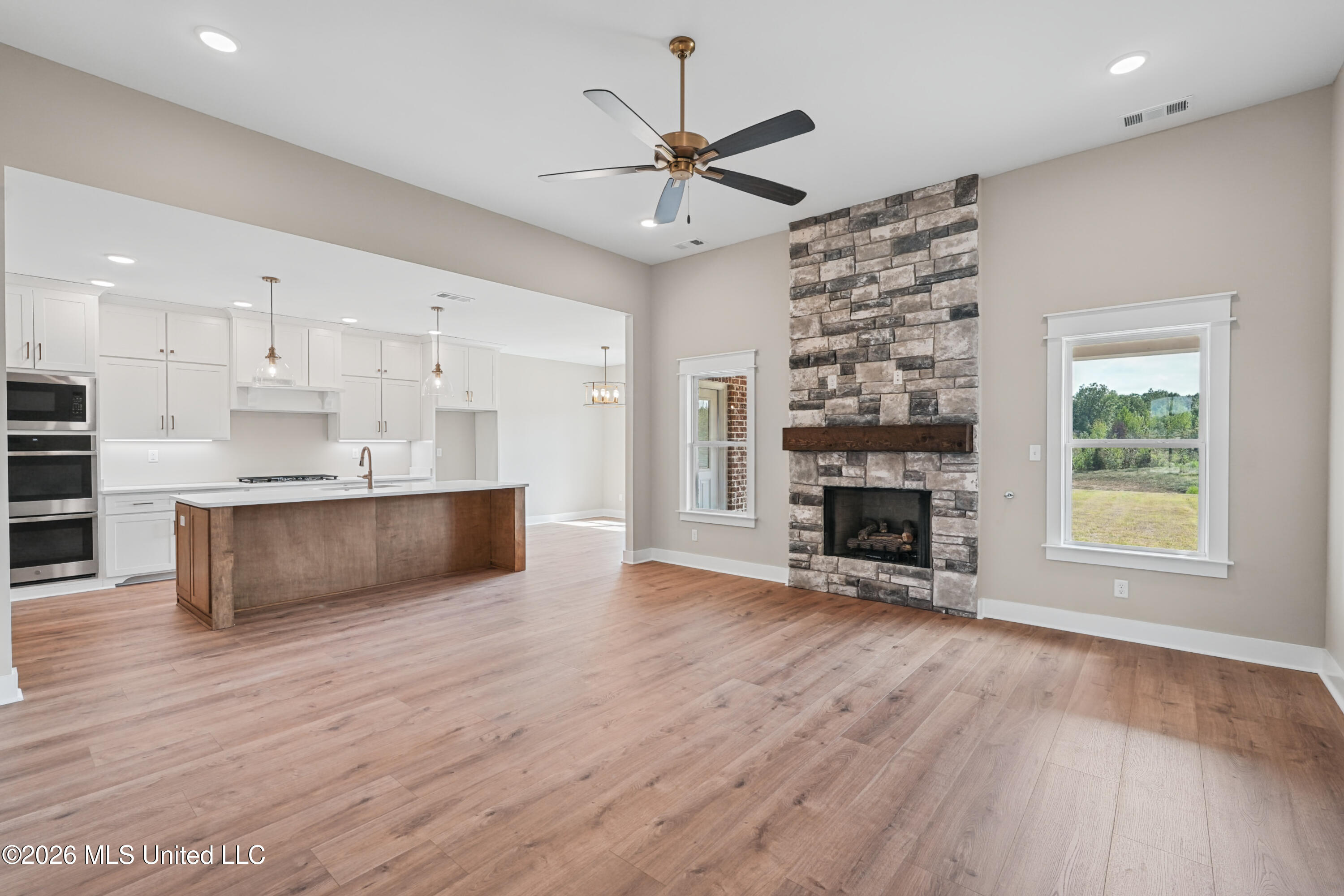4365 Edison Drive Property Photo 11