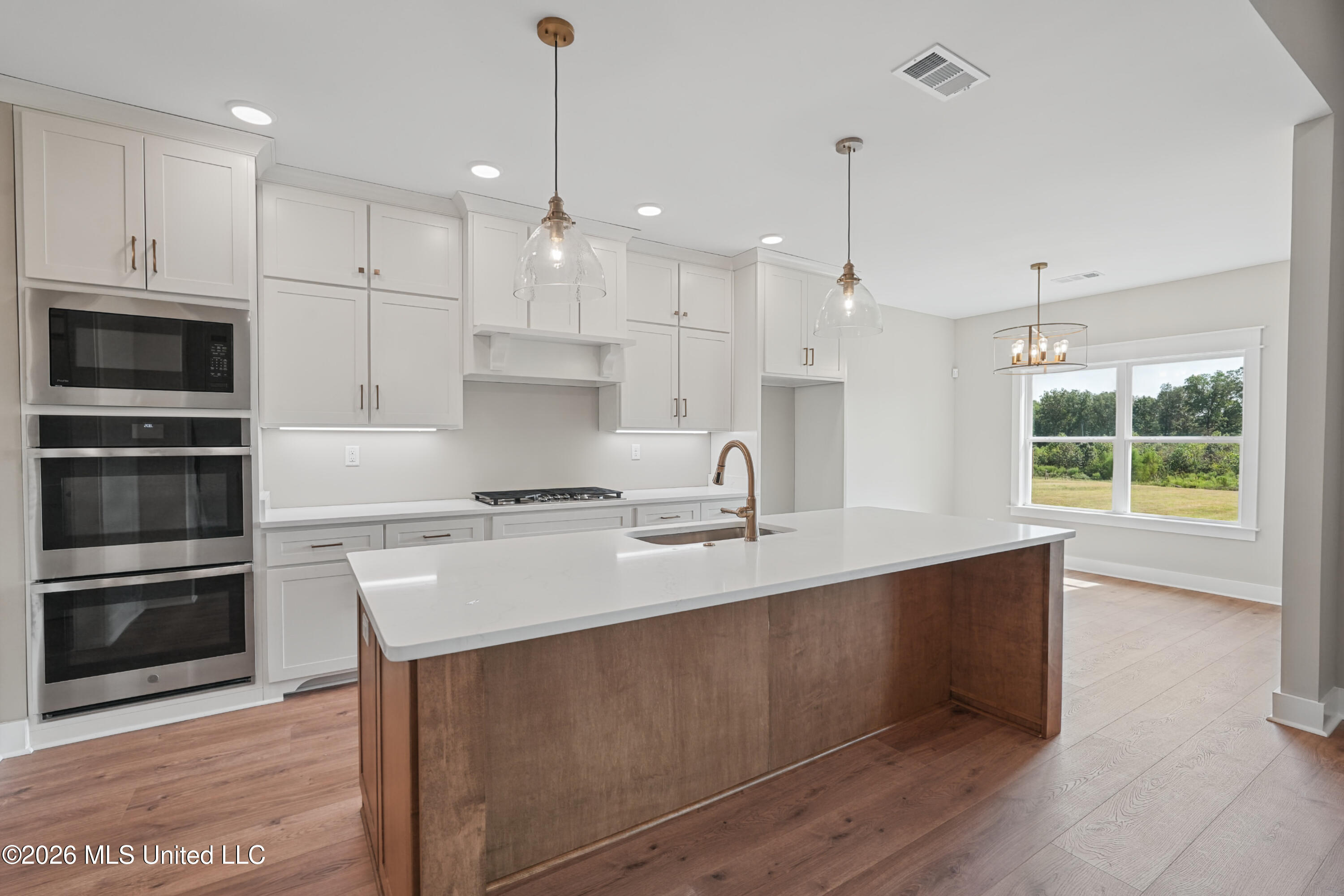 4365 Edison Drive Property Photo 12