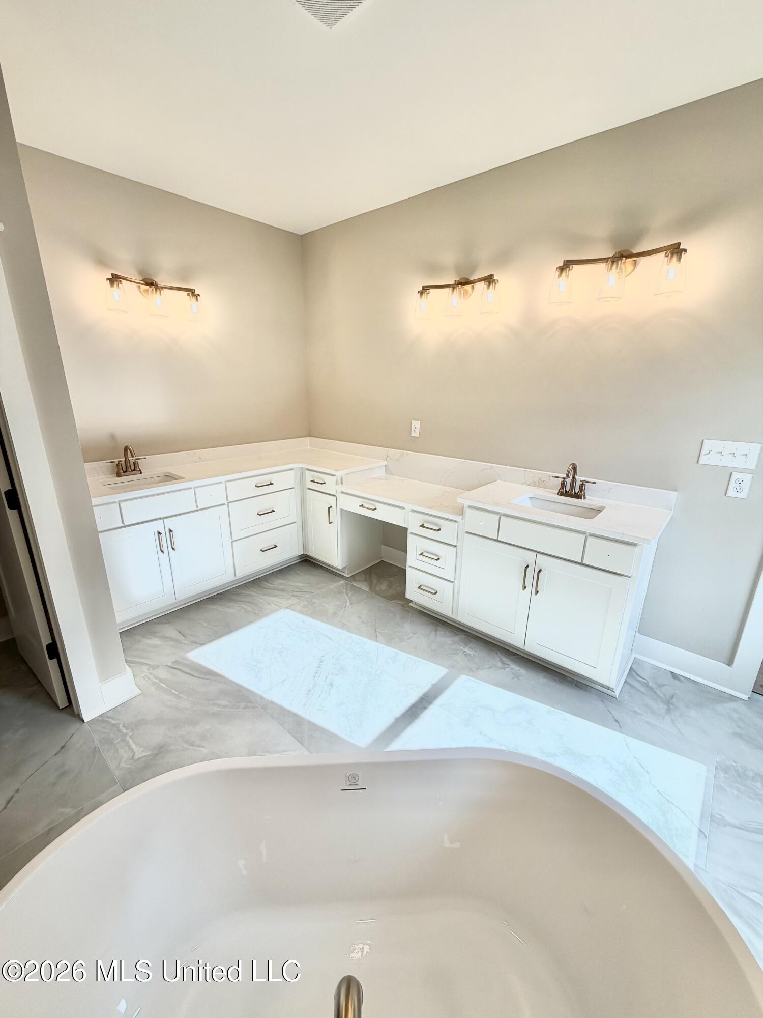 4365 Edison Drive Property Photo 13