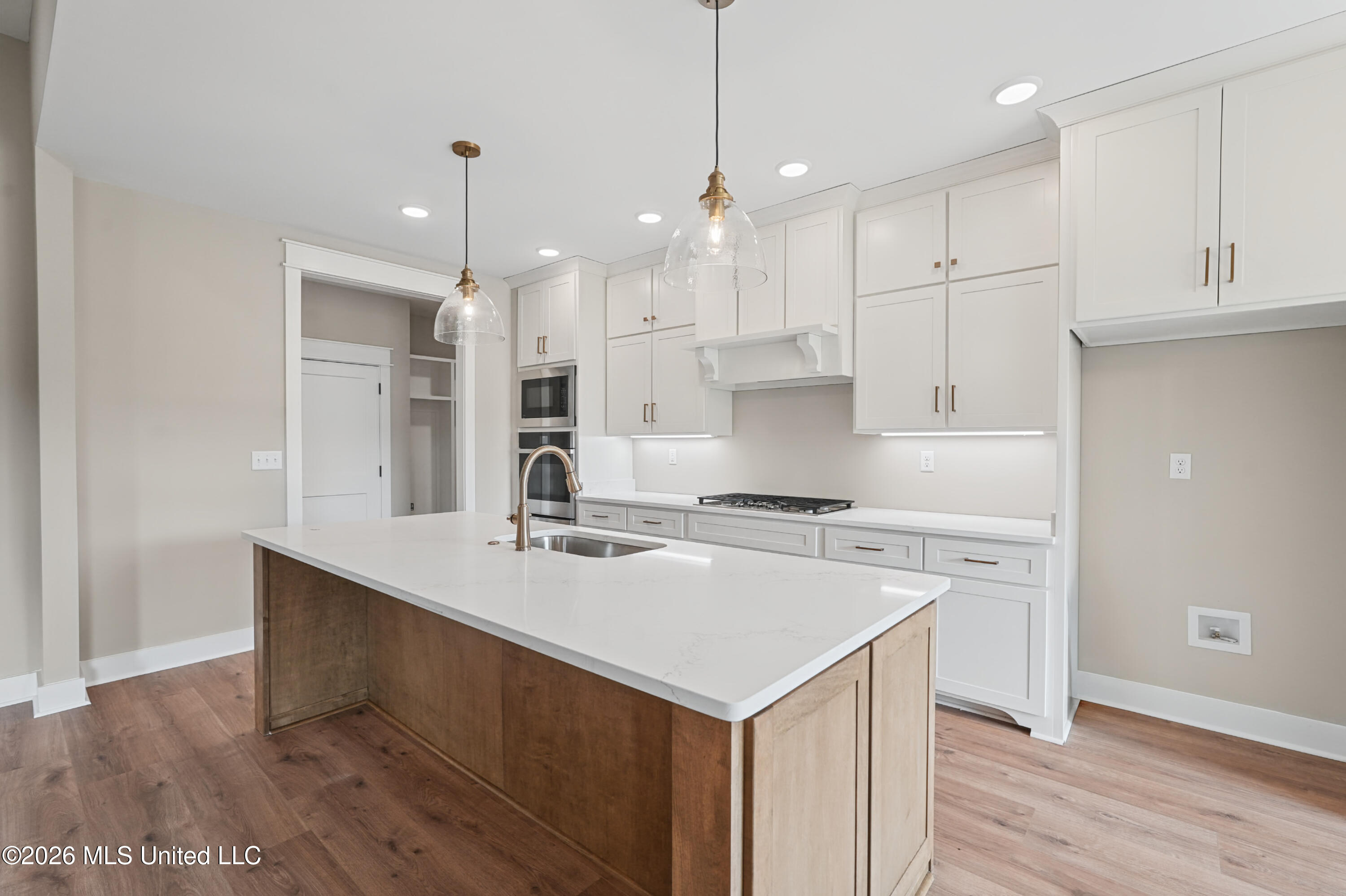 4365 Edison Drive Property Photo 13