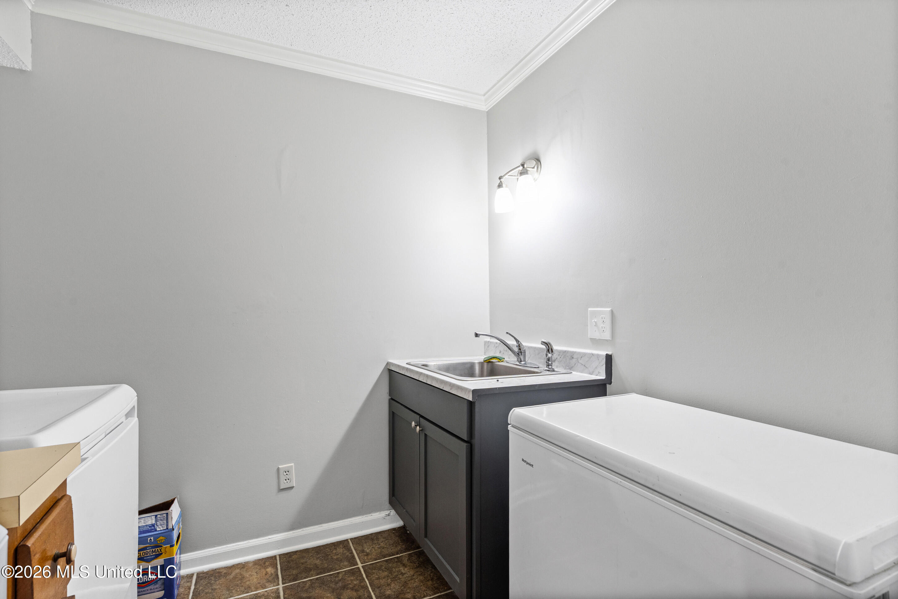 7400 Alexander Road Property Photo 20