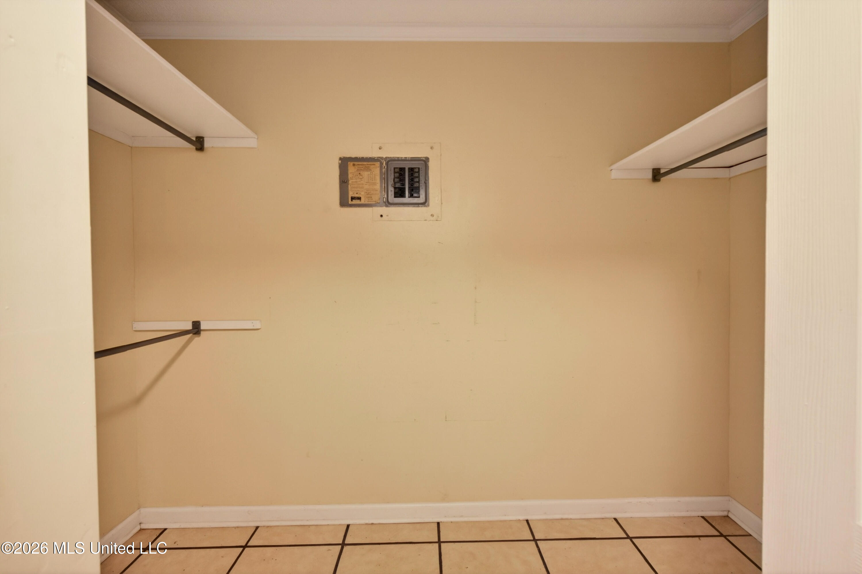 43 Greenbriar Drive Property Photo 6