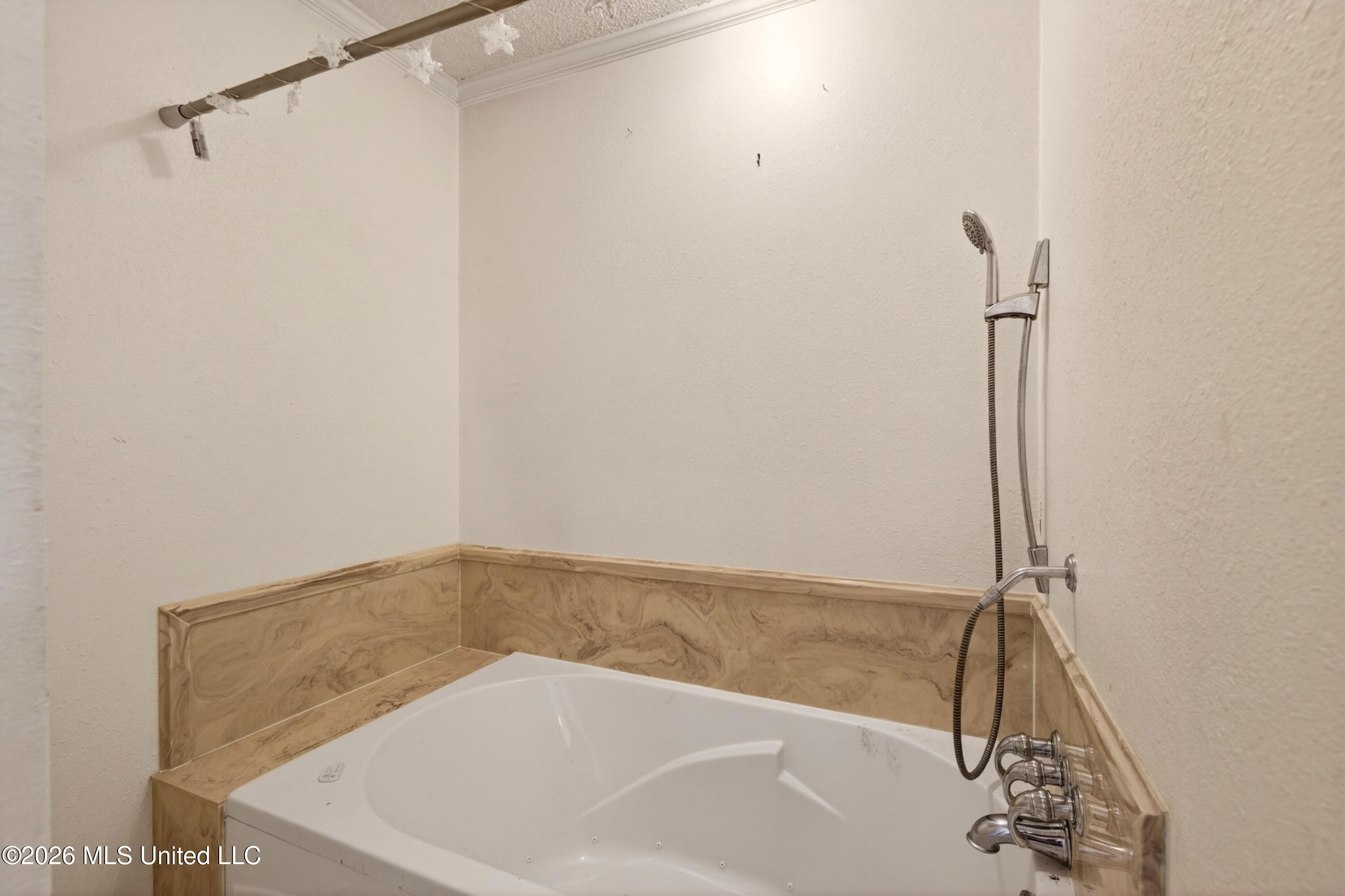 43 Greenbriar Drive Property Photo 7