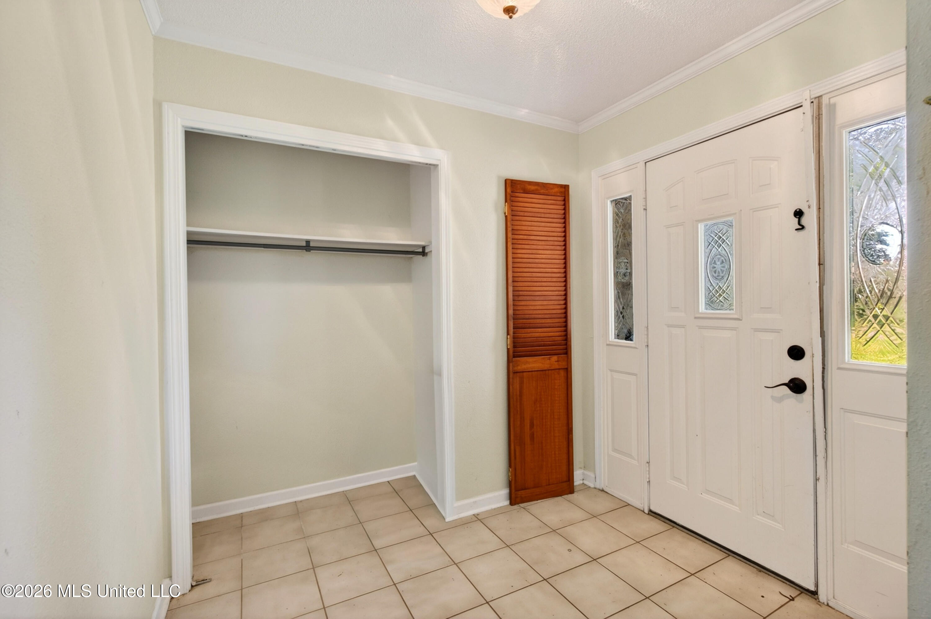43 Greenbriar Drive Property Photo 12