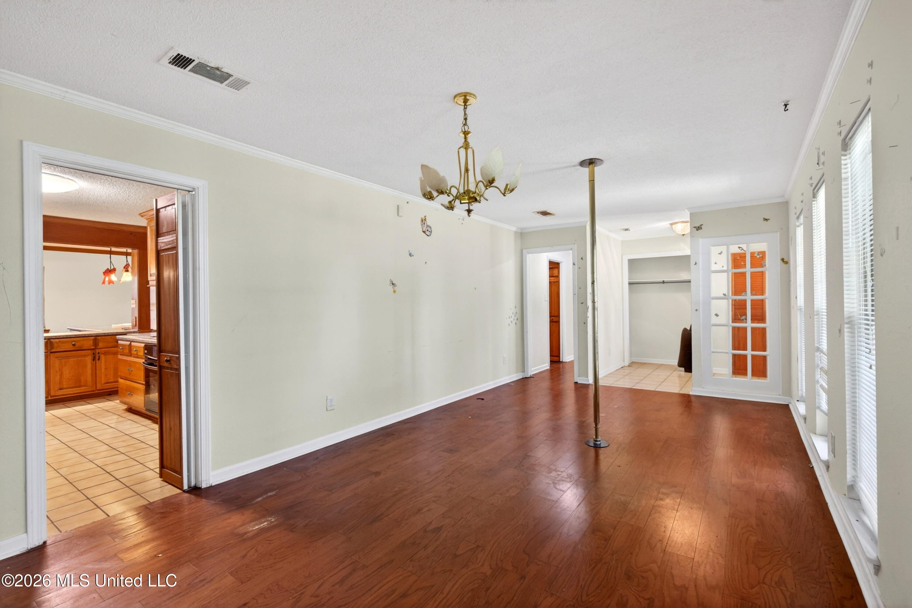 43 Greenbriar Drive Property Photo 14