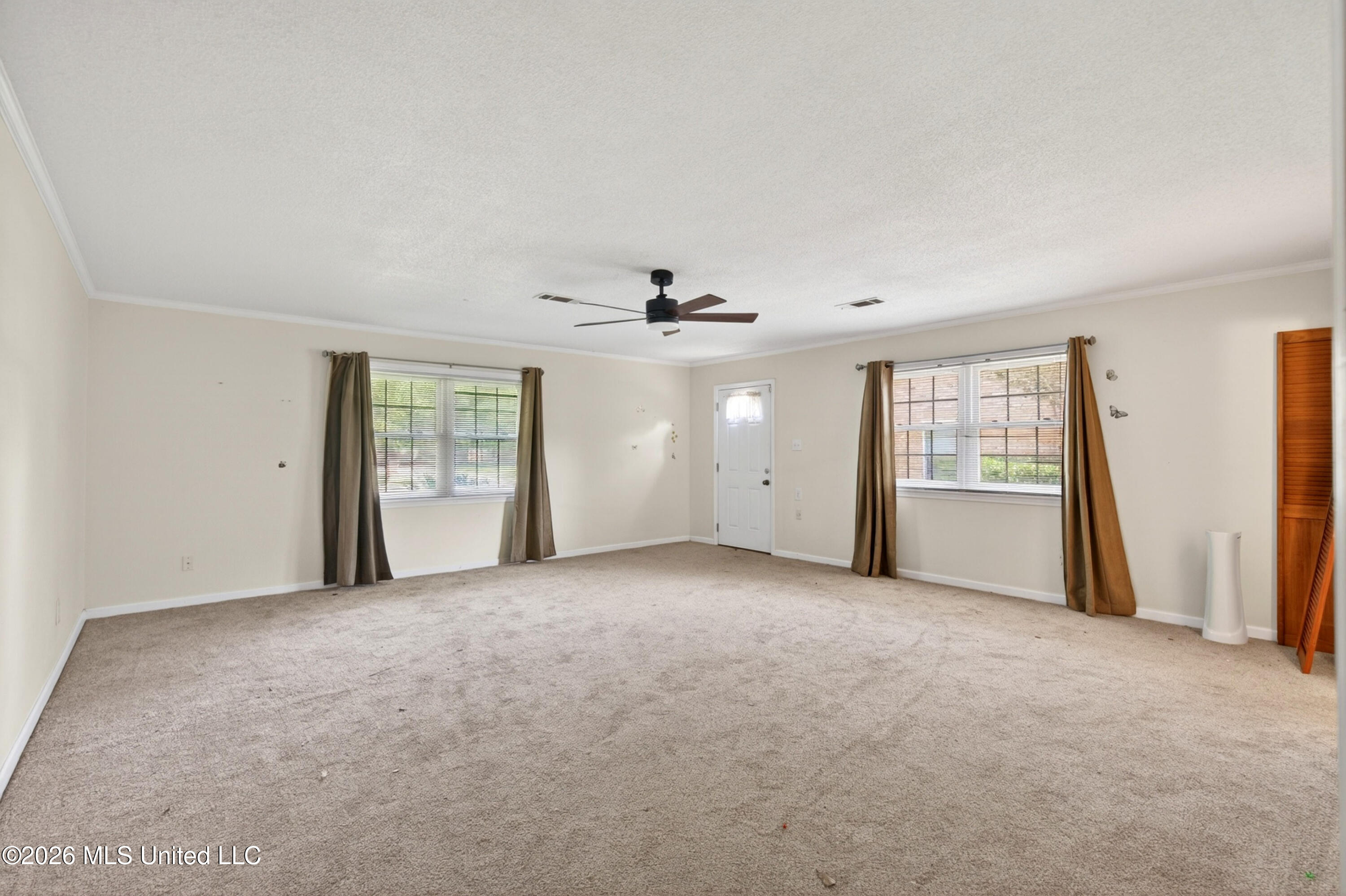 43 Greenbriar Drive Property Photo 29