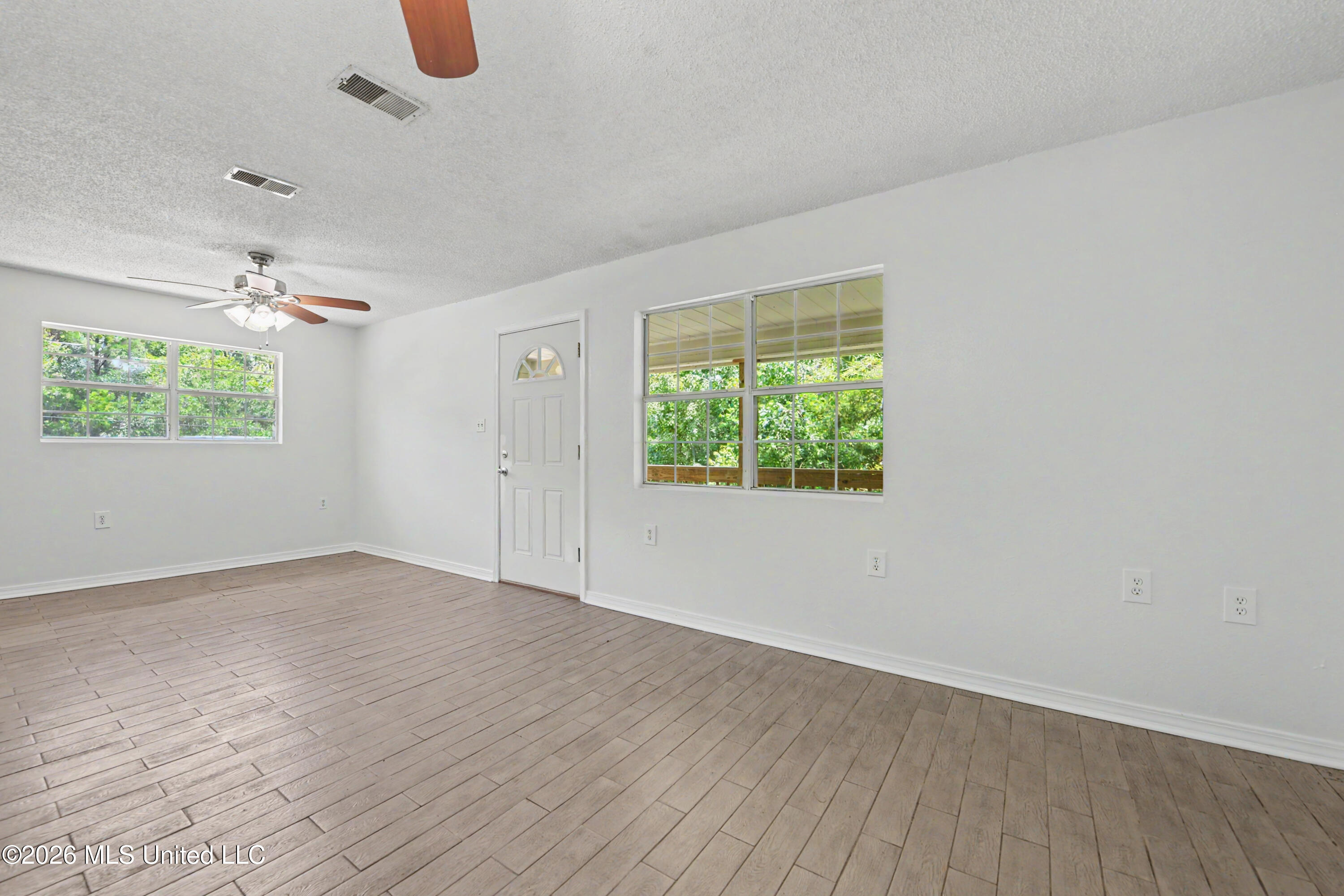 11052 Wilson Street Property Photo 3