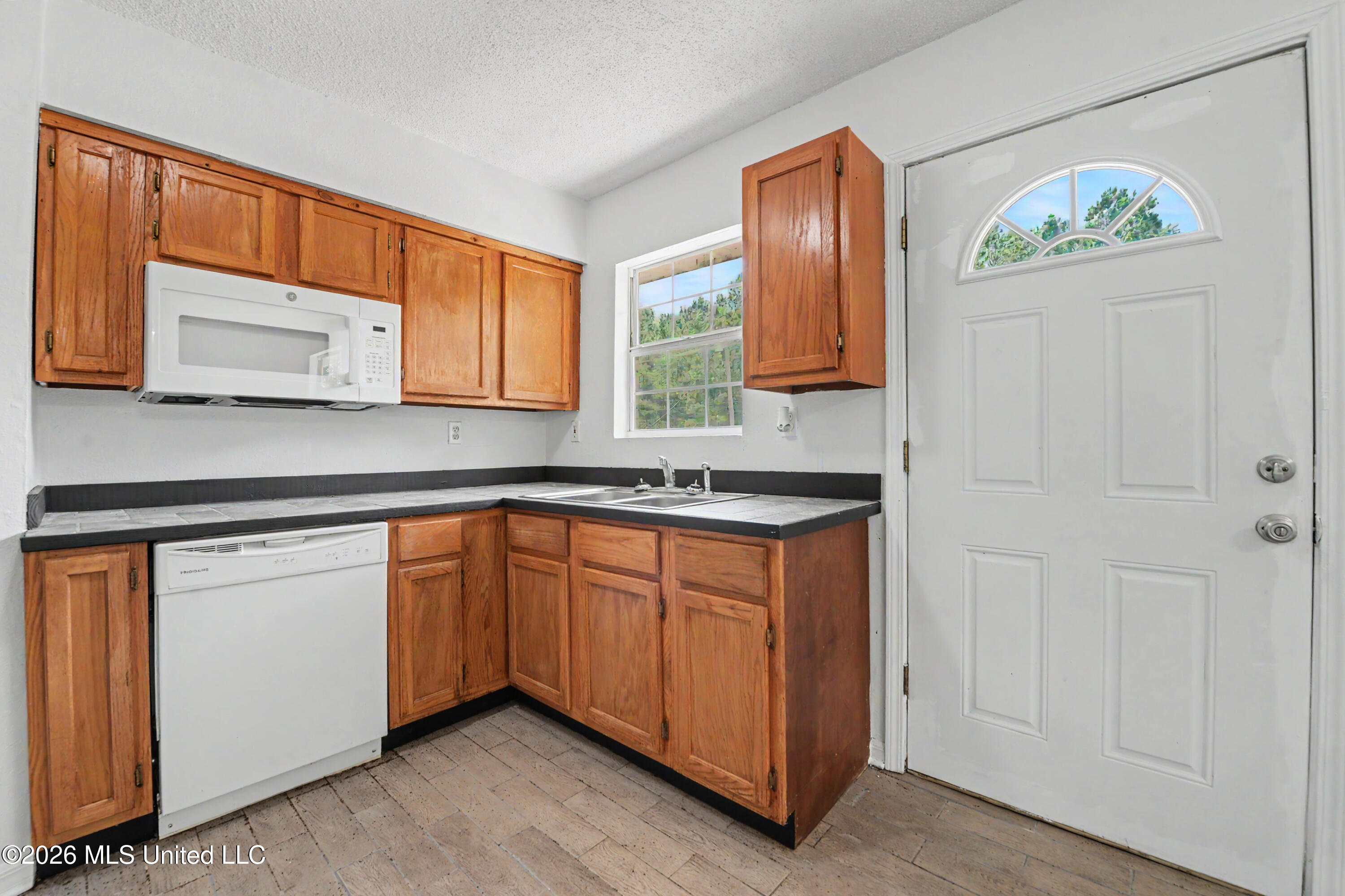 11052 Wilson Street Property Photo 5