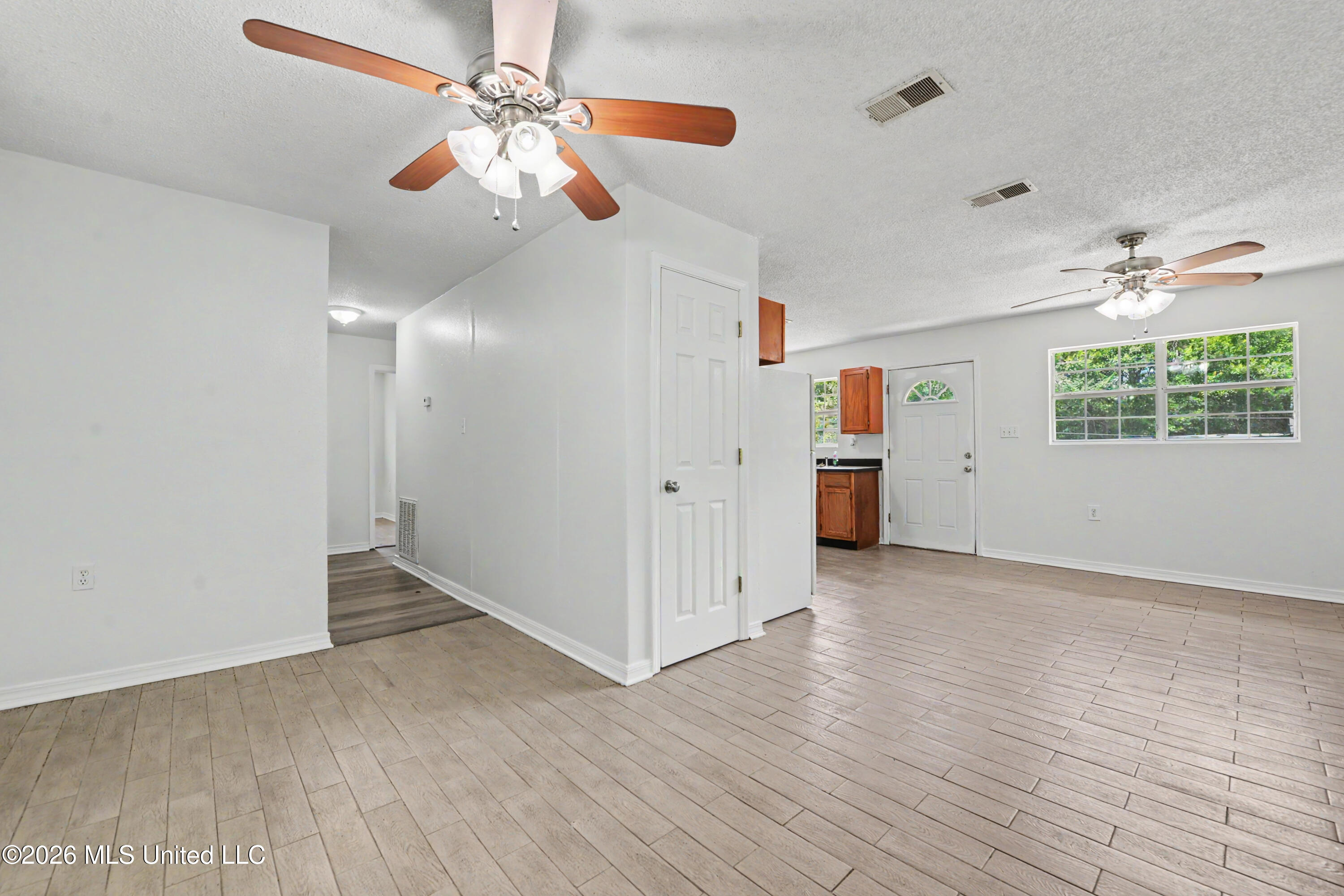 11052 Wilson Street Property Photo 8