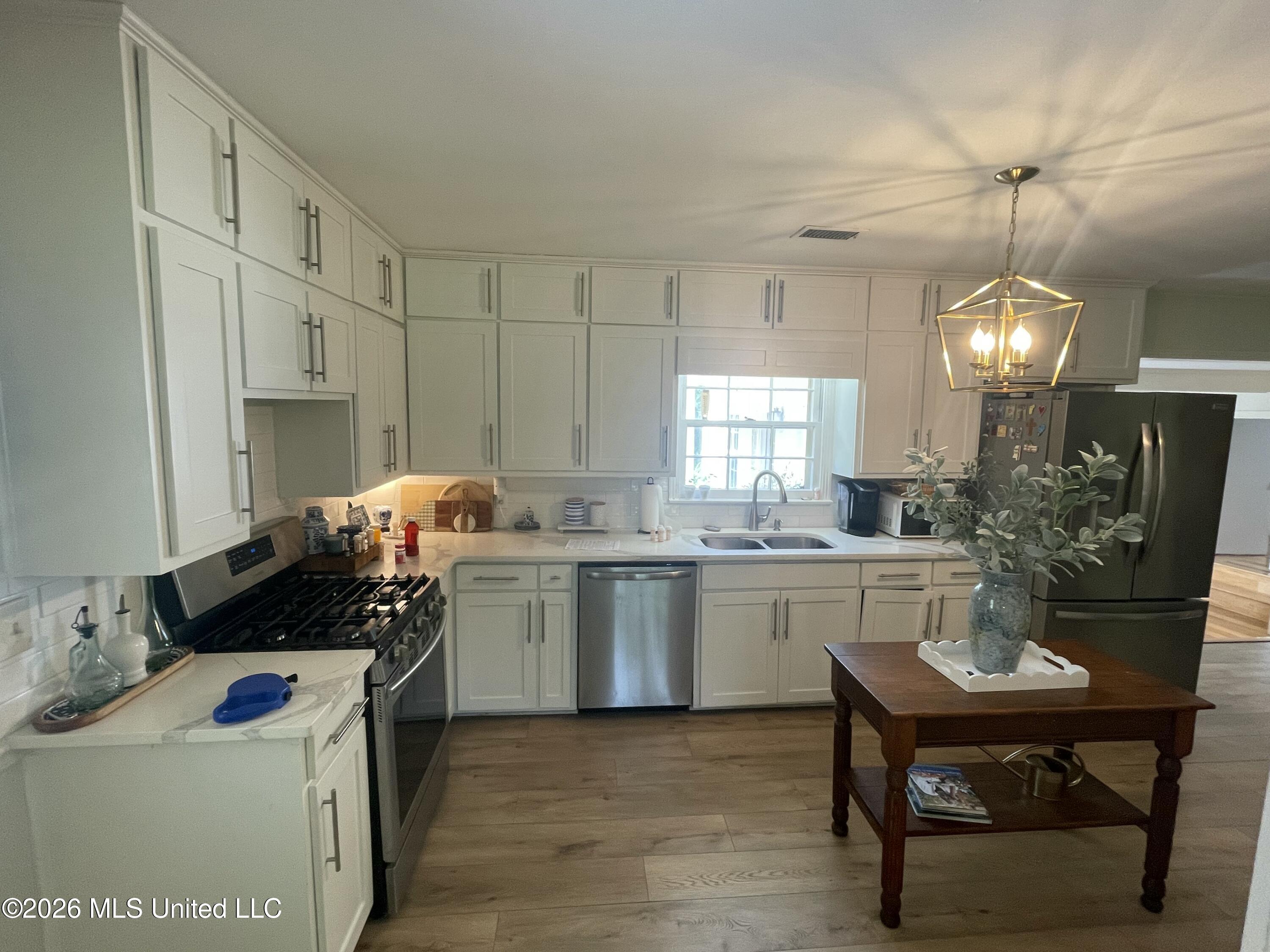 401 Pine Drive Property Photo 3