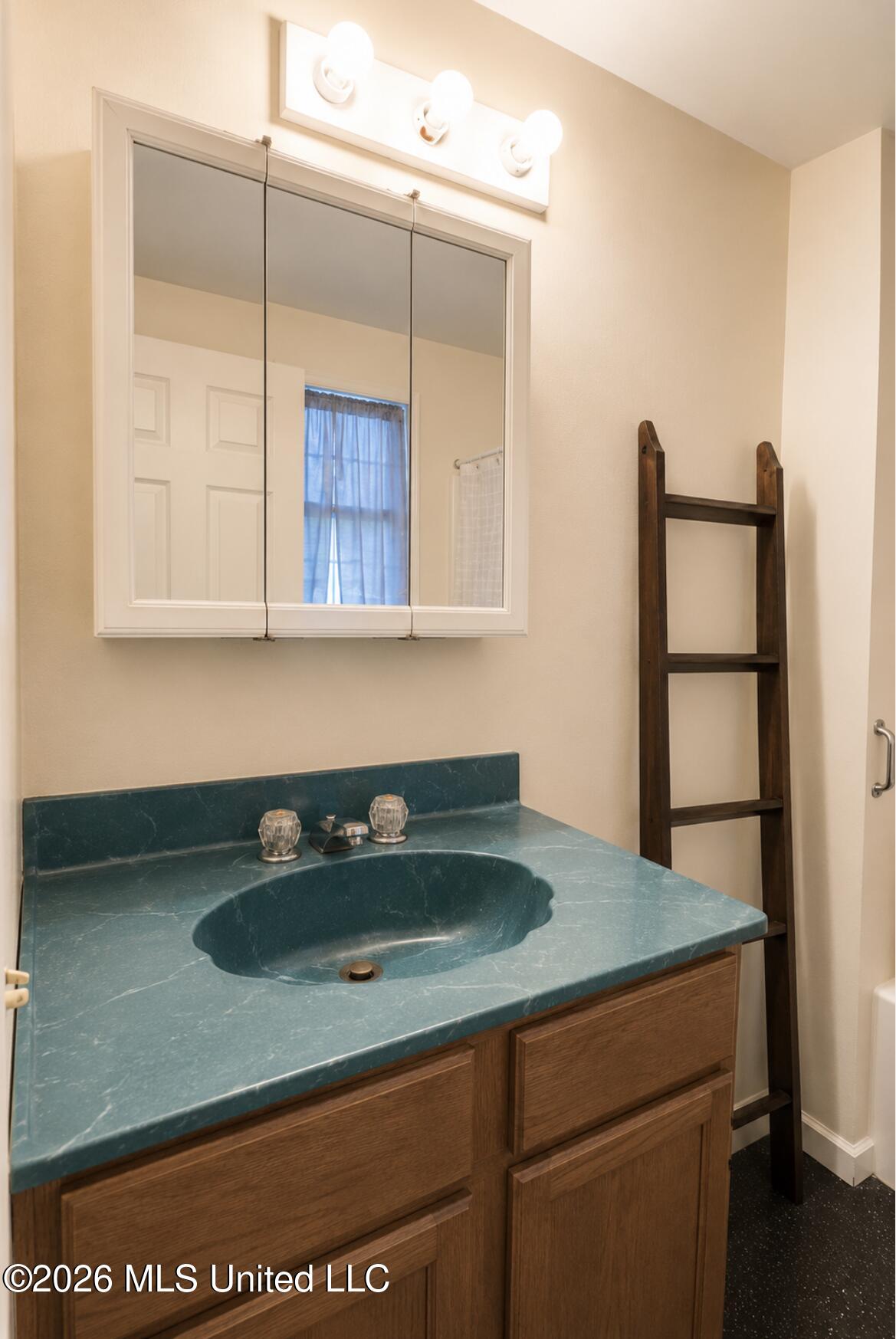 202 Pine Street Property Photo 5