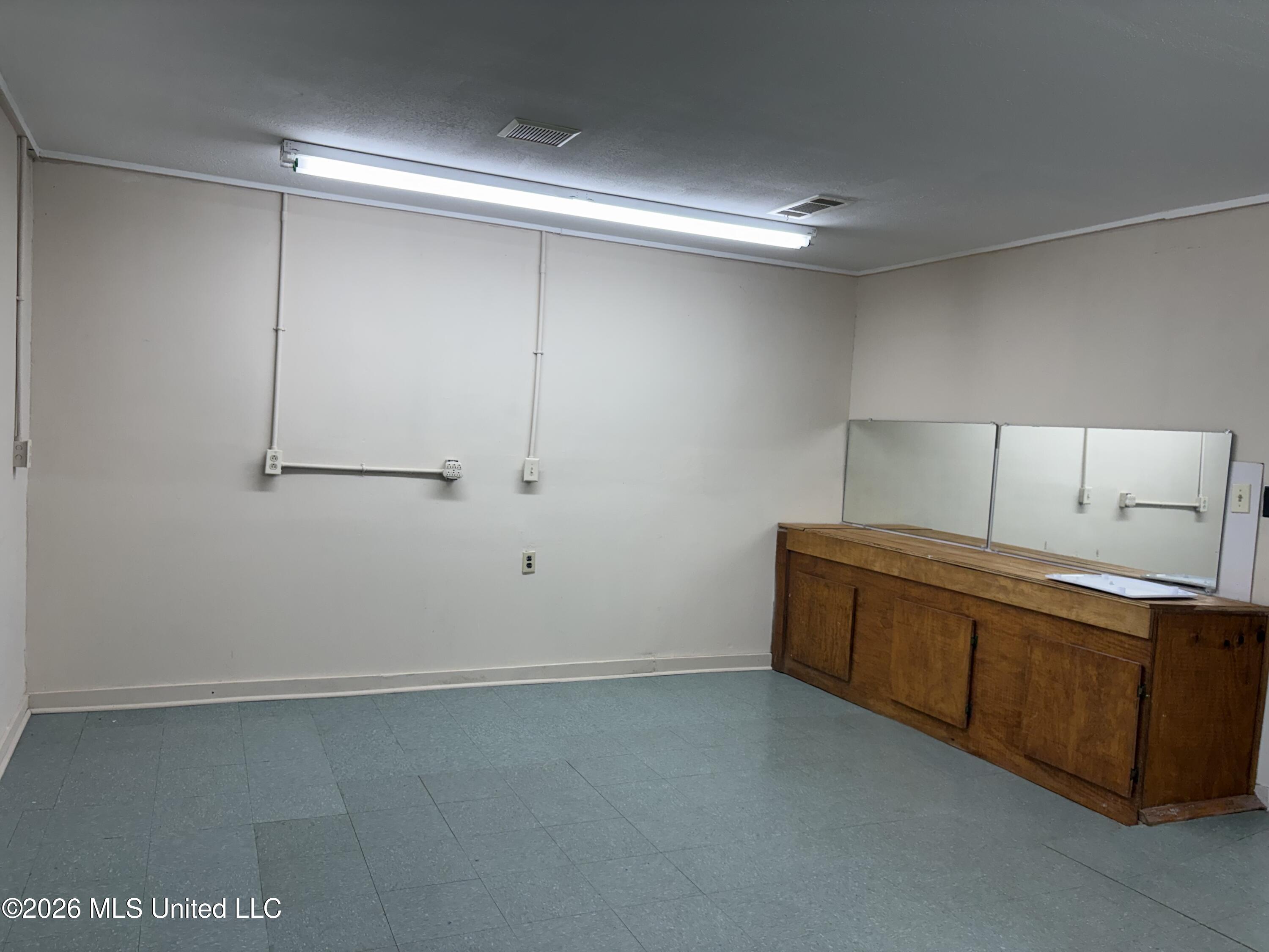 3340 Forest Avenue Property Photo 22