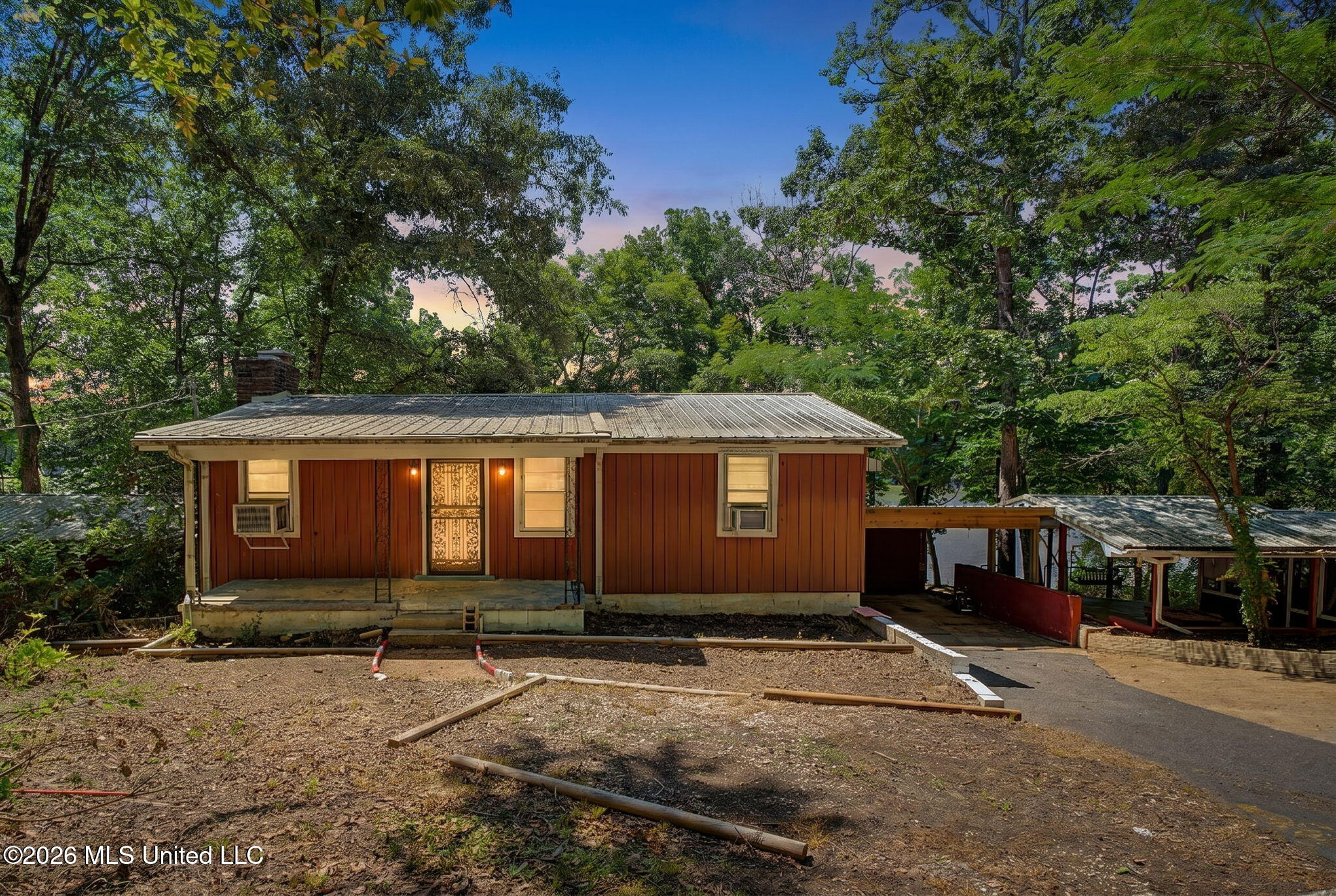 899 Snow Lake Drive Property Photo 1