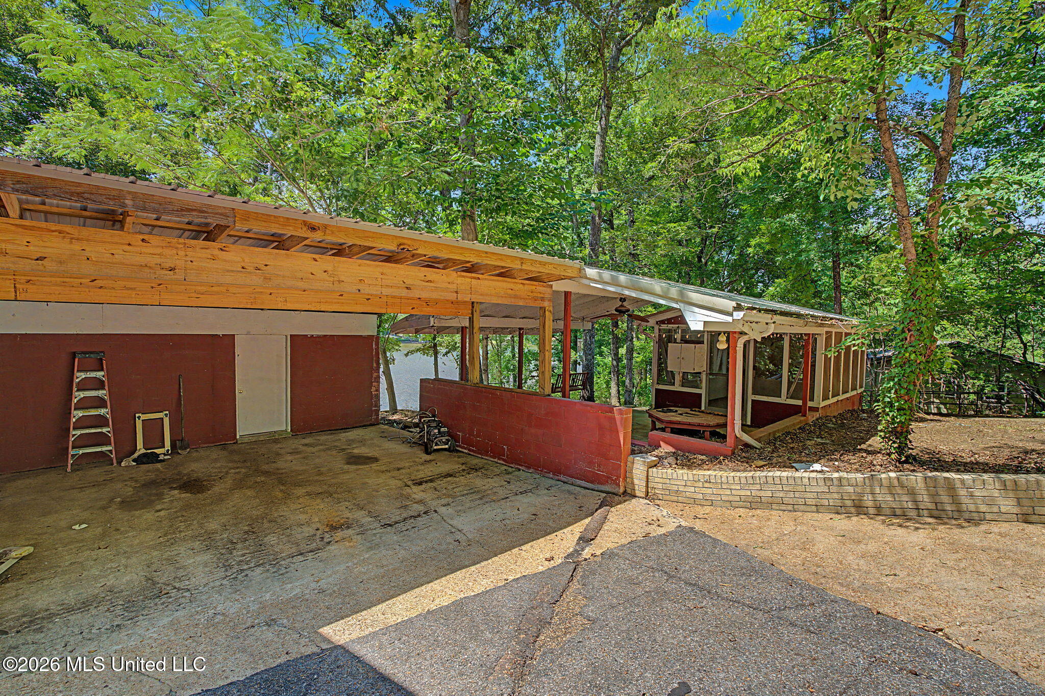 899 Snow Lake Drive Property Photo 10