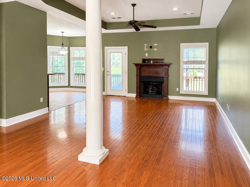 1869 Parkway Circle Property Photo 3