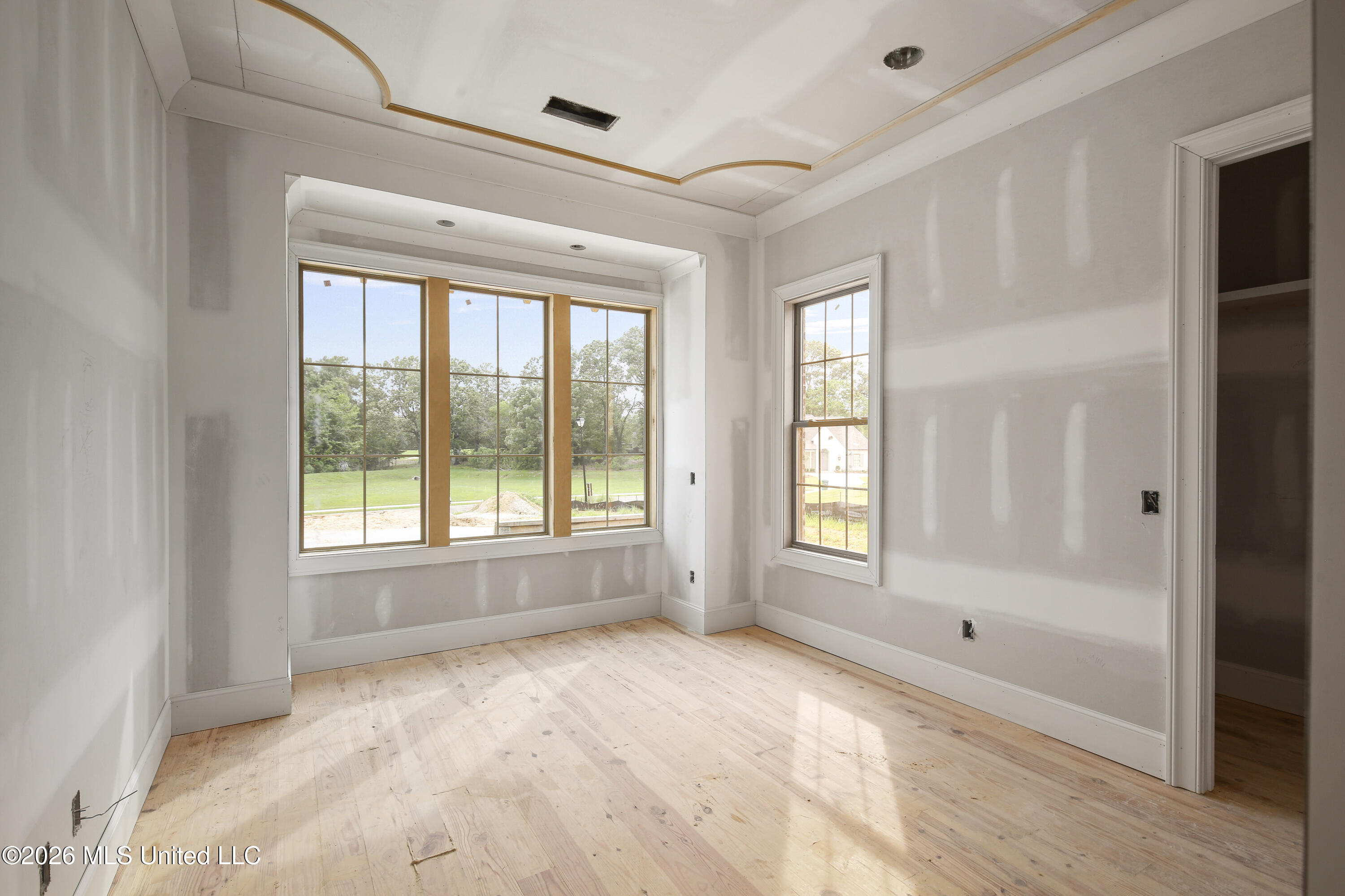 233 Parke Drive Property Photo 3