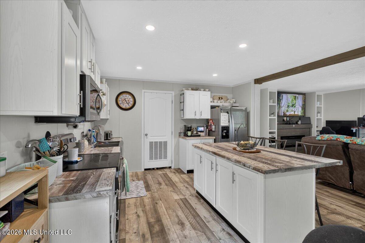 1241 Old River Road Property Photo 14