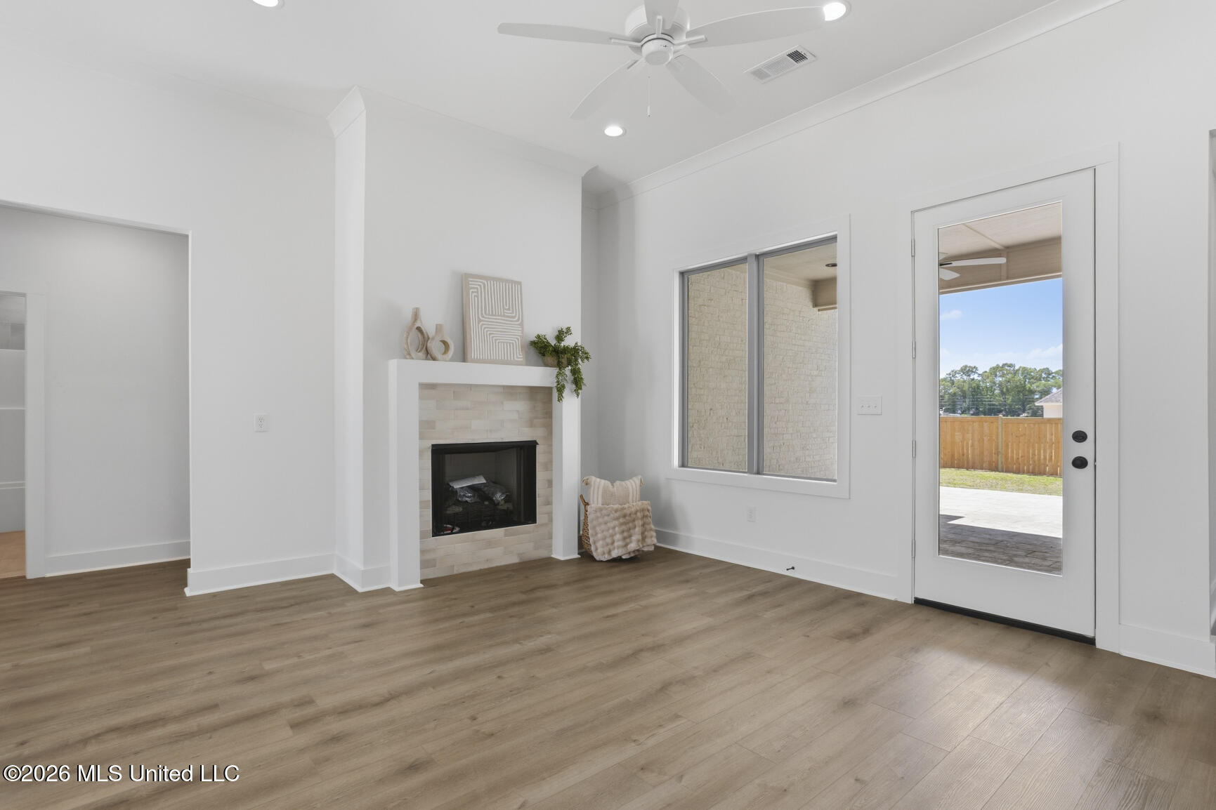 437 Aurora Circle Property Photo 10