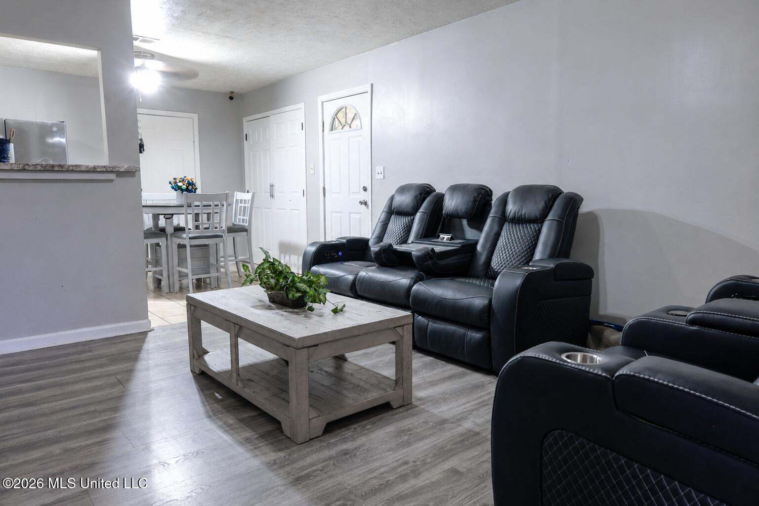 791 Leach Street Property Photo 4