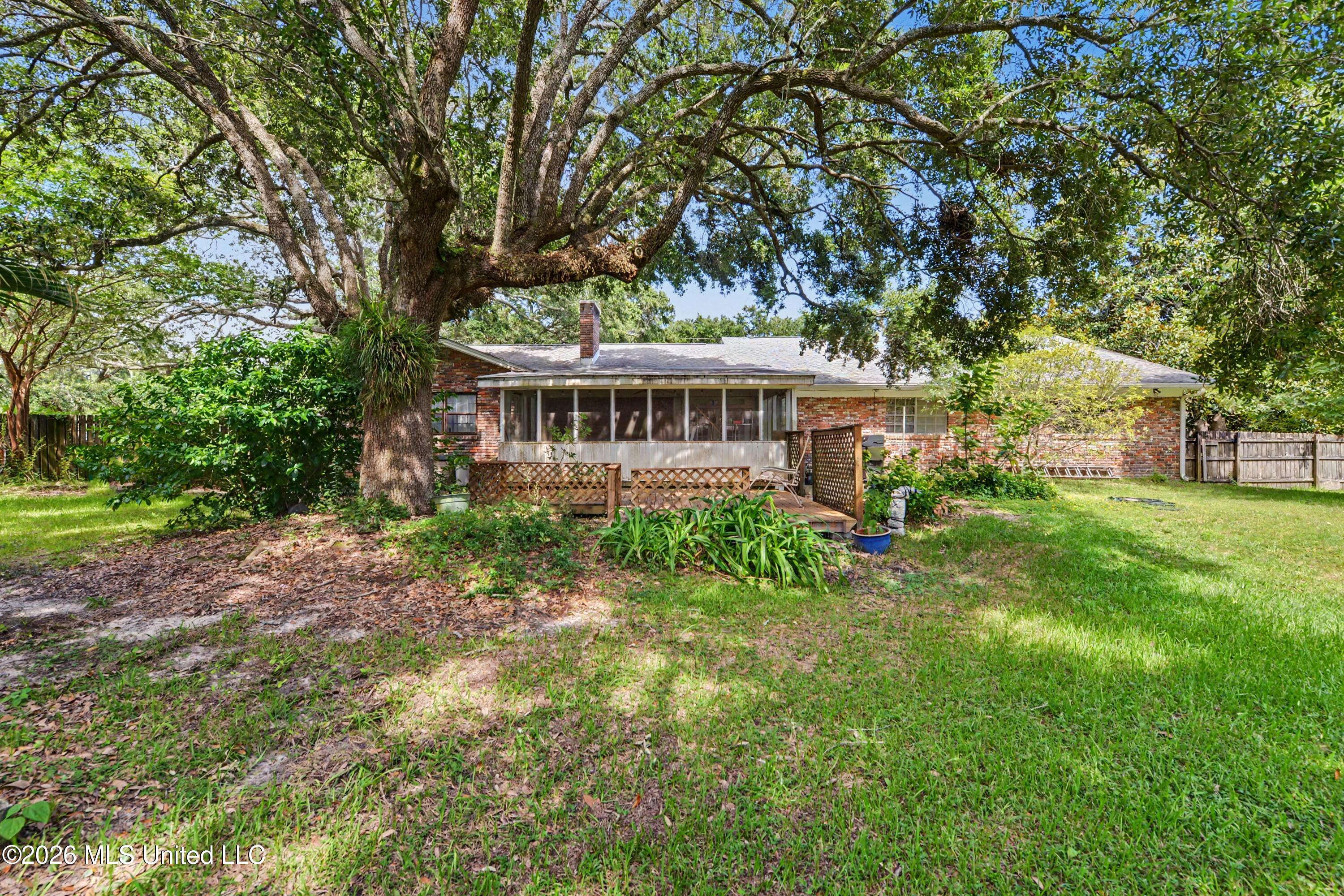 289 Holcomb Boulevard Property Photo 27
