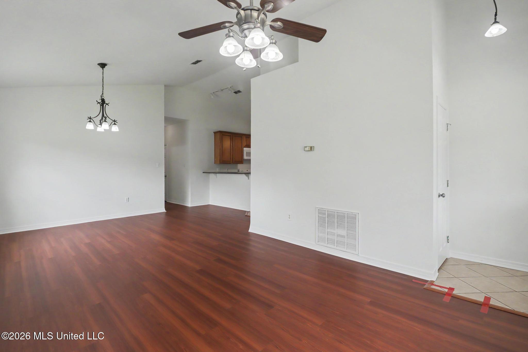 11609 Oaklane Drive Property Photo 3