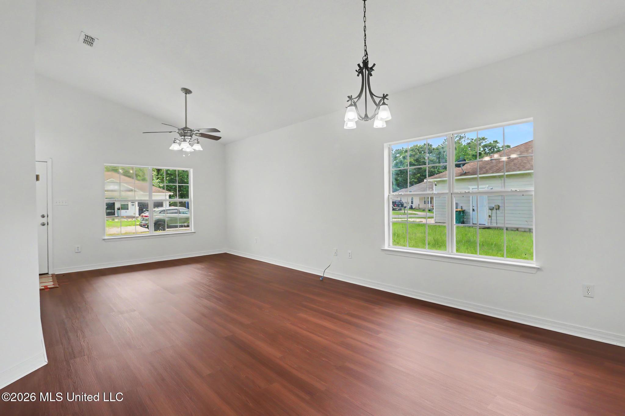 11609 Oaklane Drive Property Photo 6