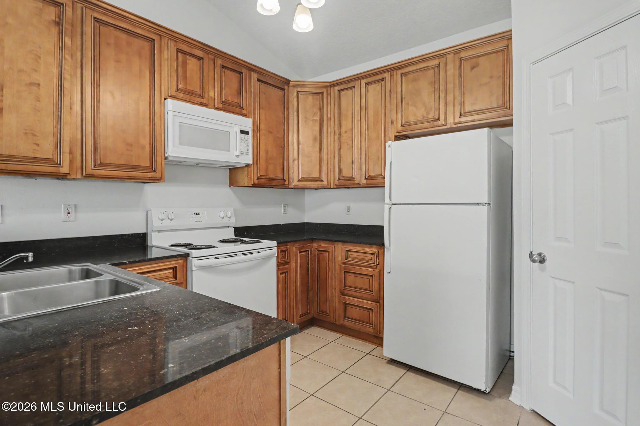 11609 Oaklane Drive Property Photo 9