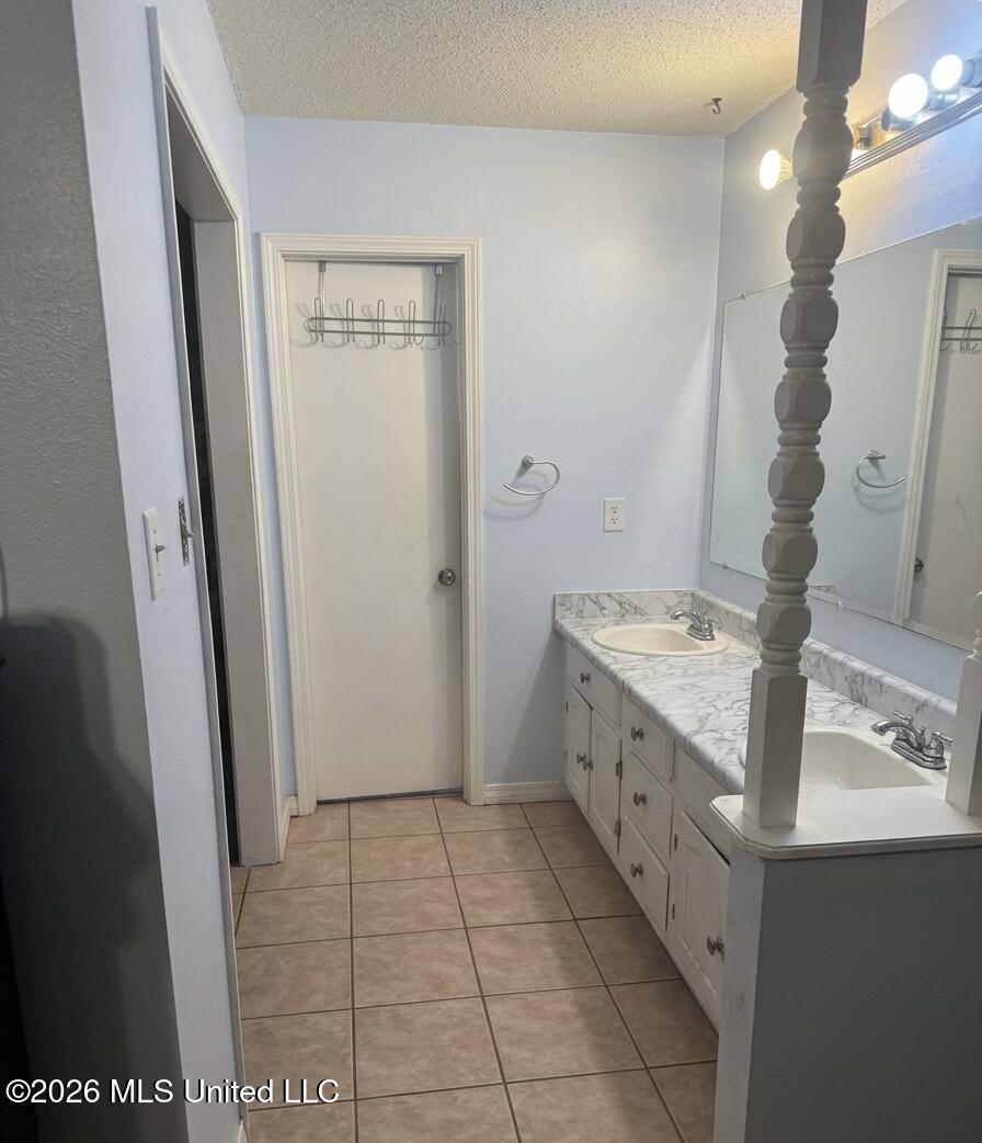 1416 E Village Parkway Property Photo 4