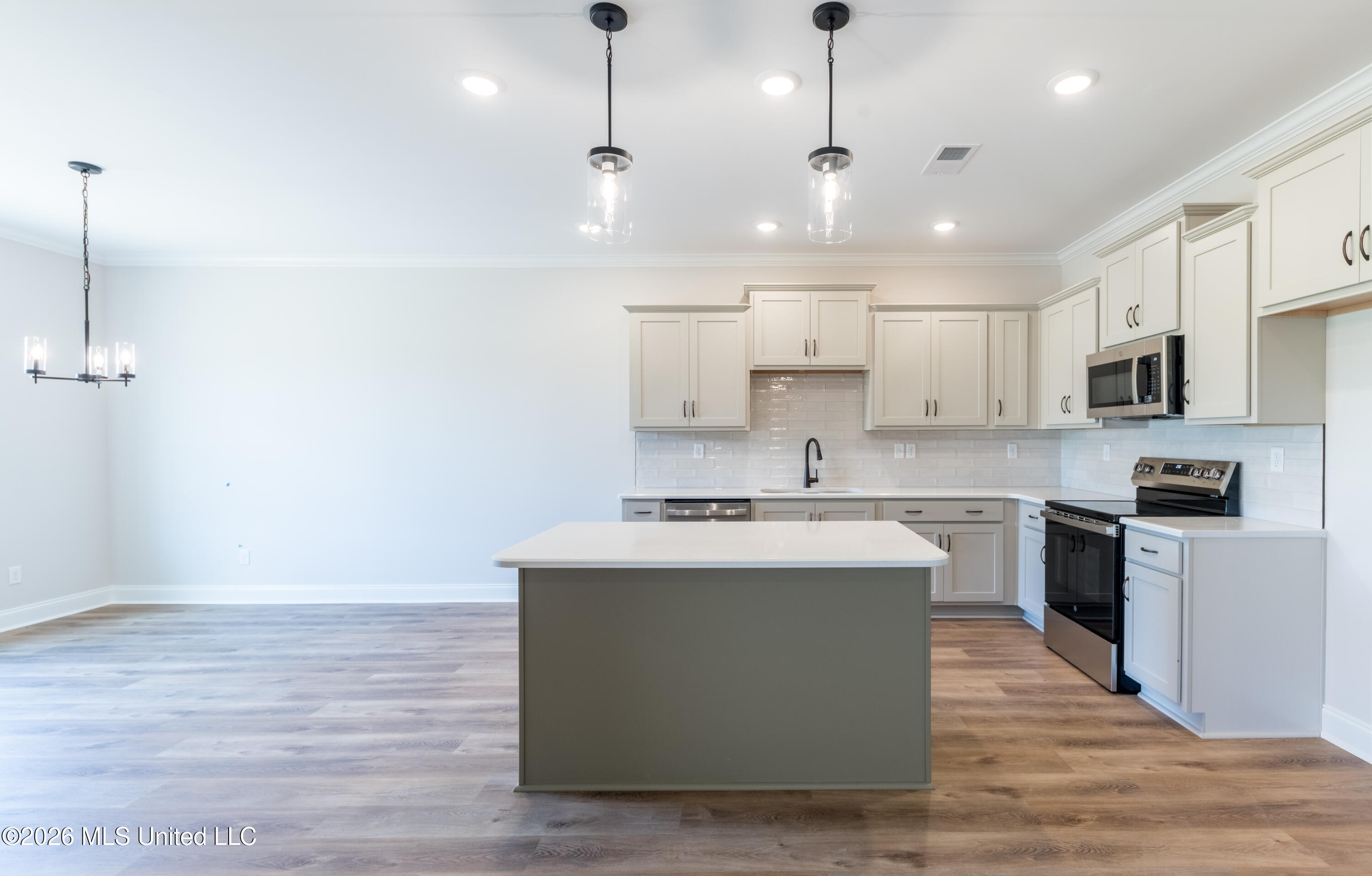 7651 John Elliott Lane Property Photo 10
