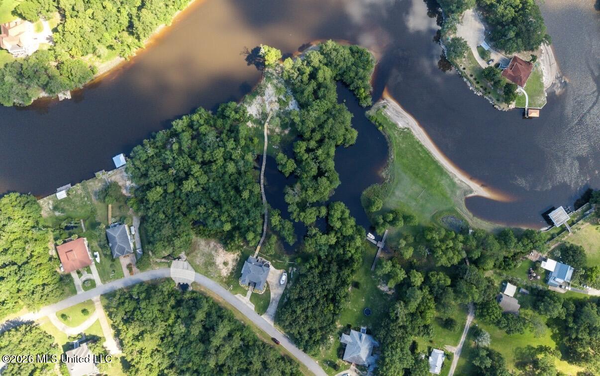 Woodland Circle Property Photo 5