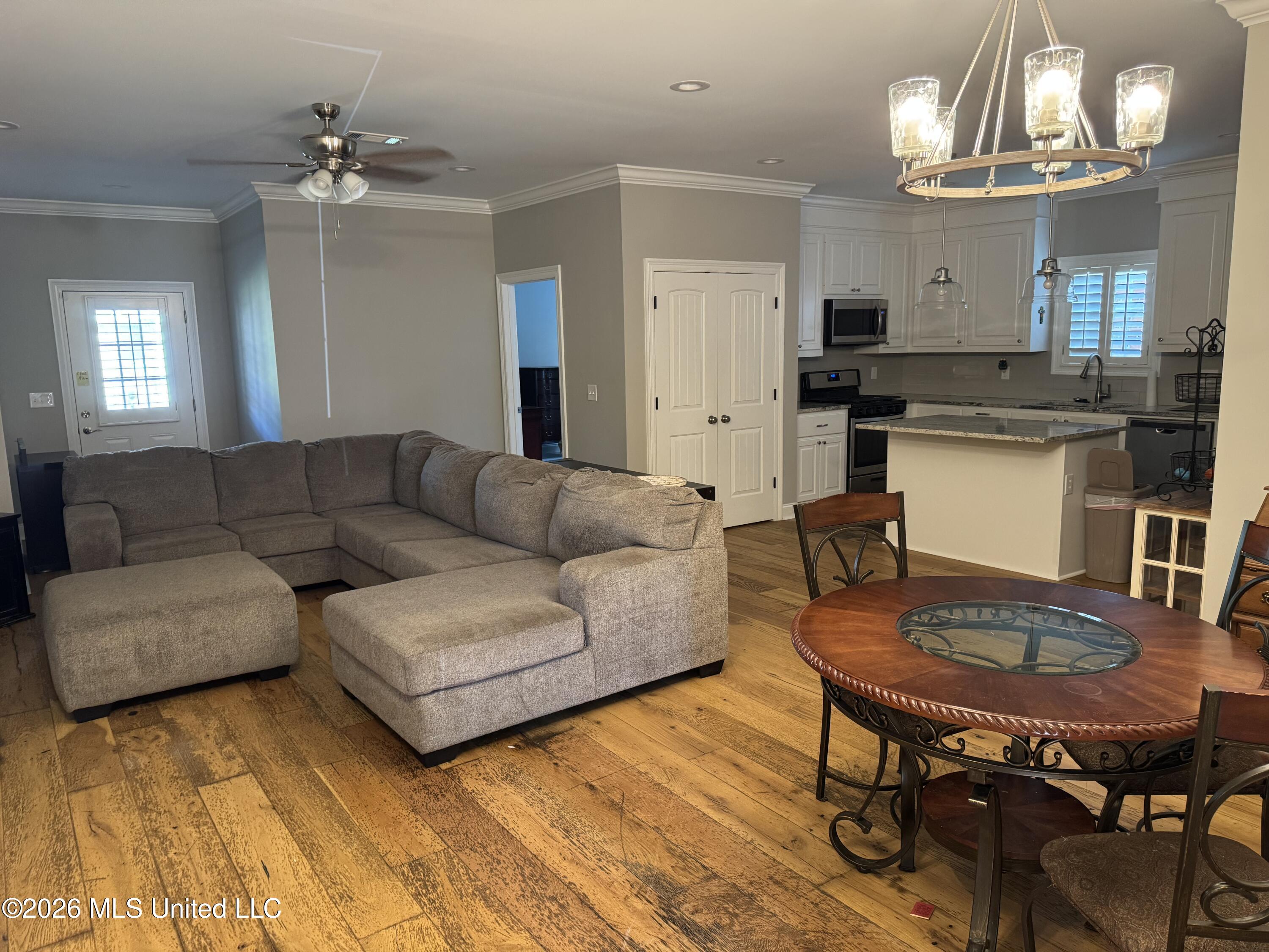 703 Hartwood Cove Property Photo 6