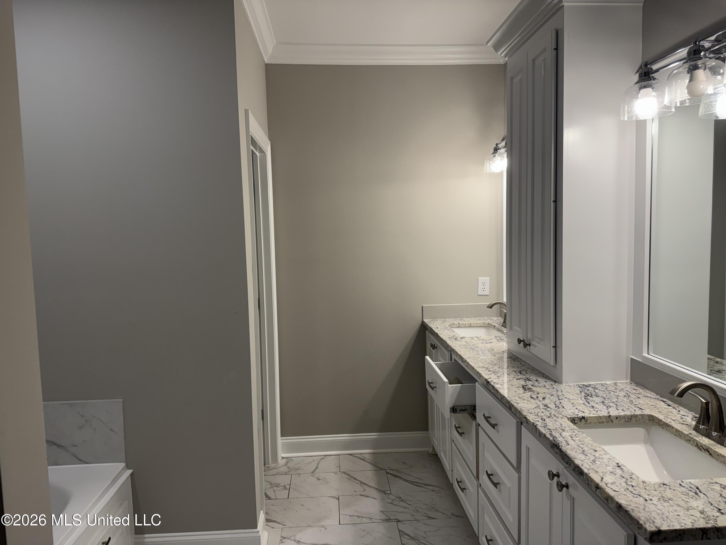 703 Hartwood Cove Property Photo 11