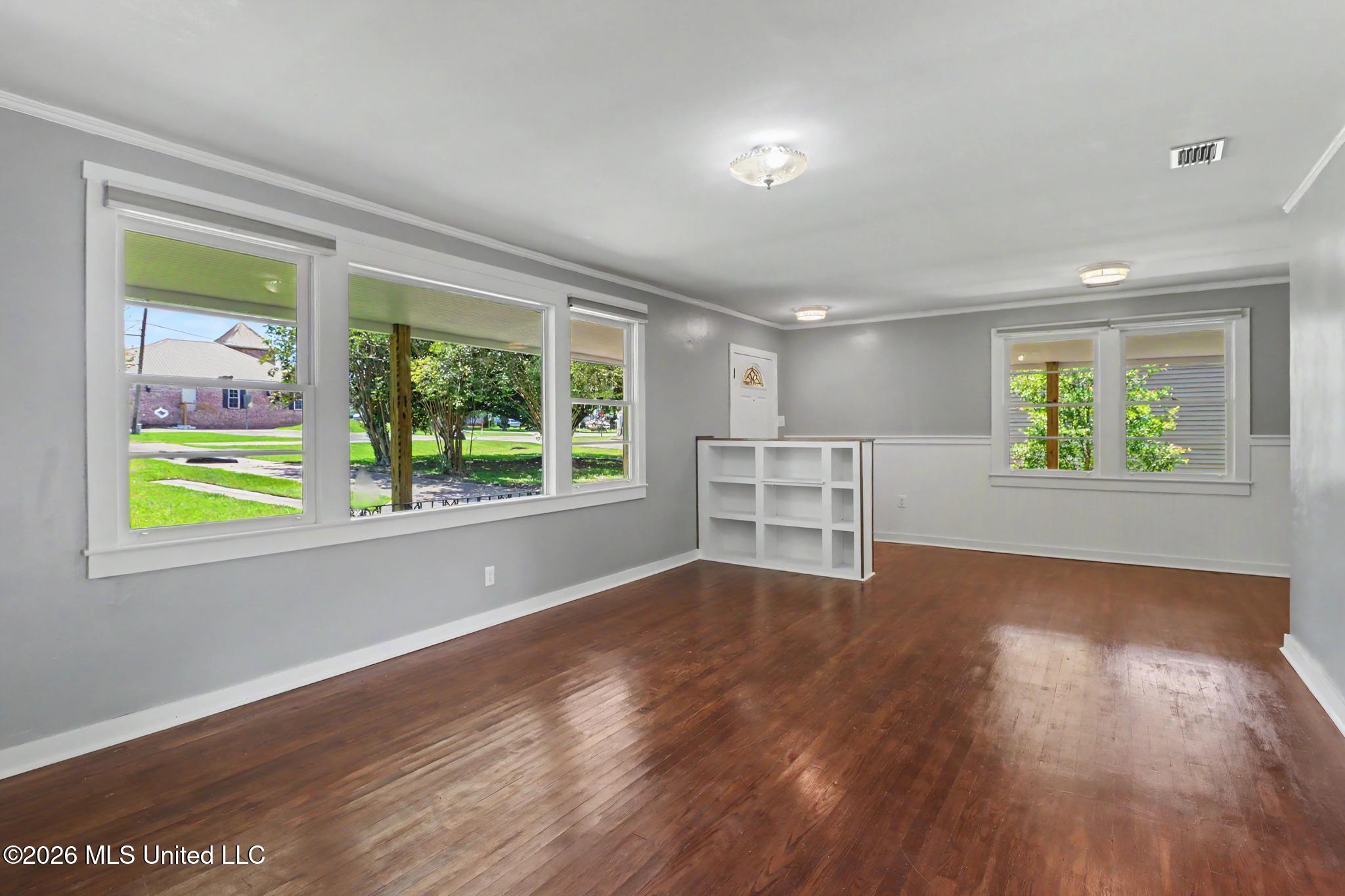 46 36th Street Property Photo 6