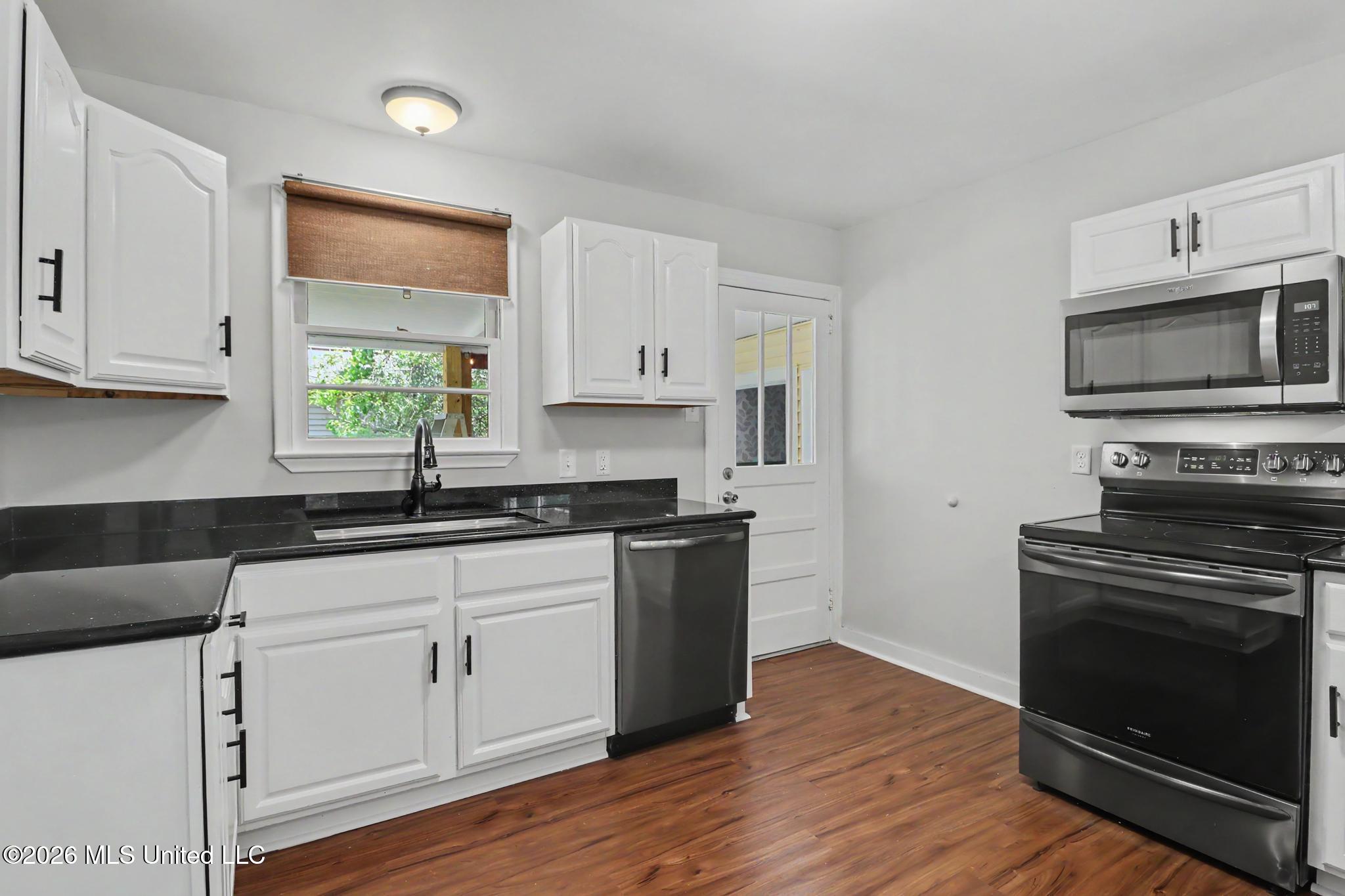46 36th Street Property Photo 12