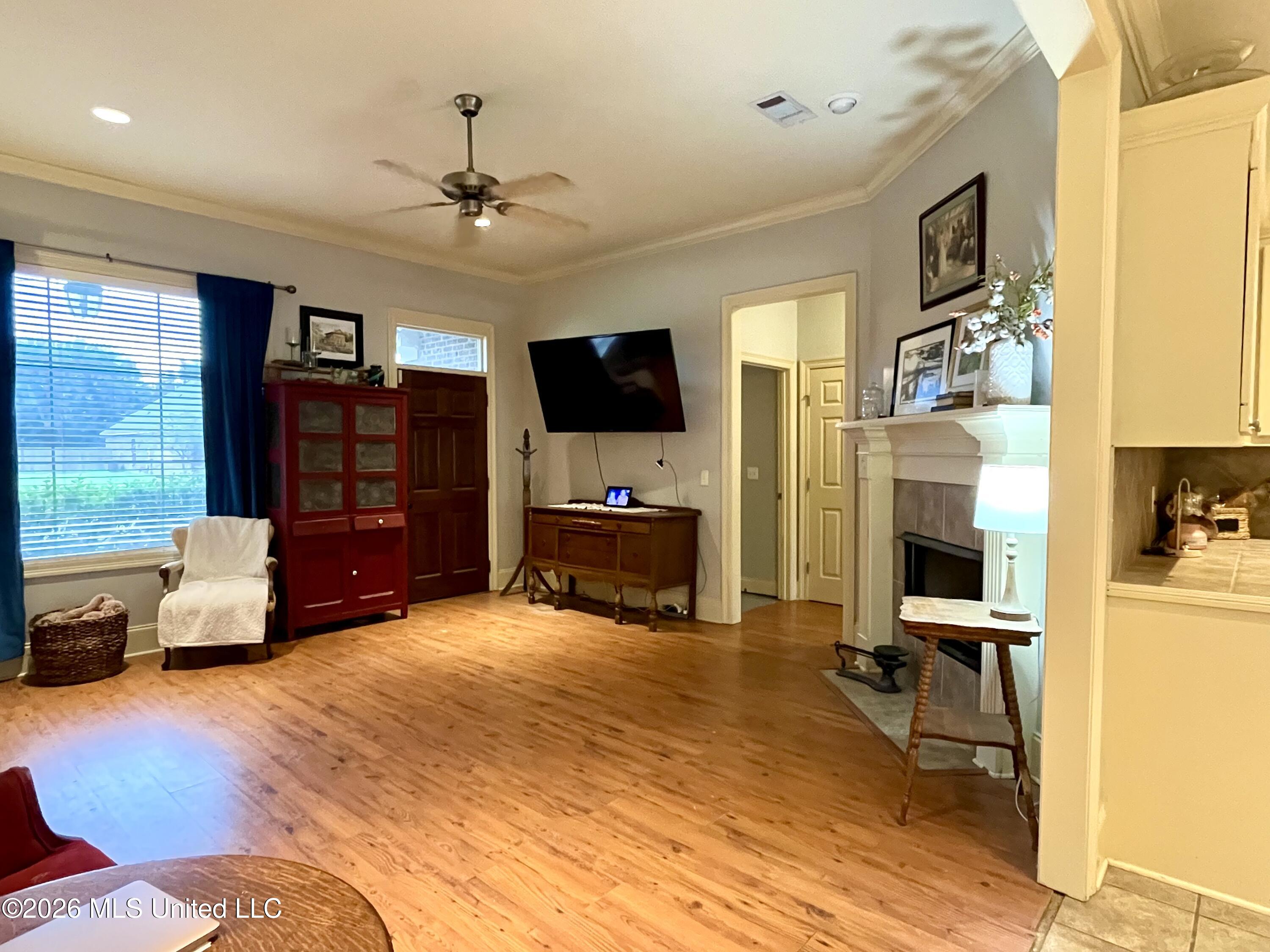 211 Tucker Drive Property Photo 5
