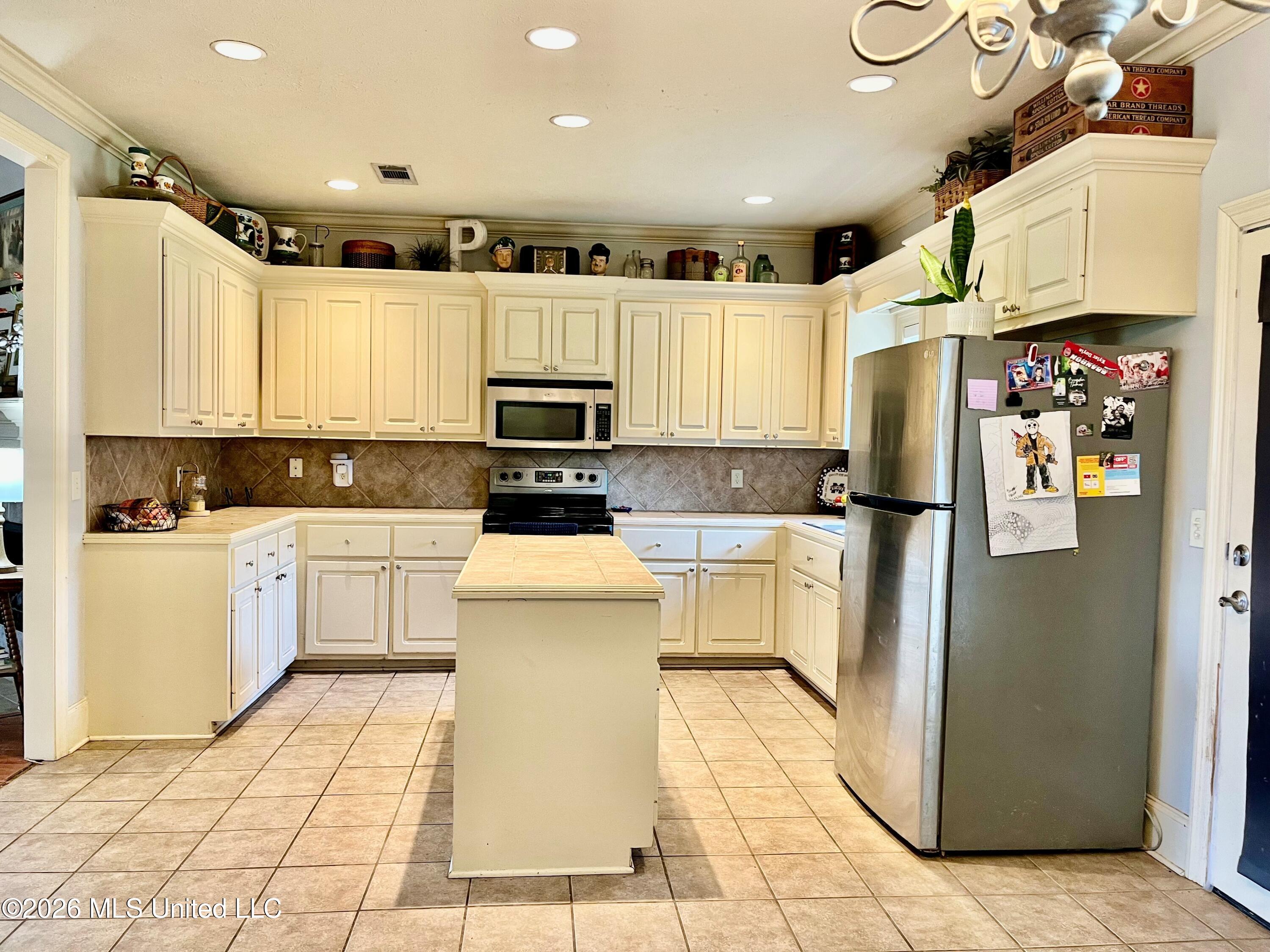 211 Tucker Drive Property Photo 7